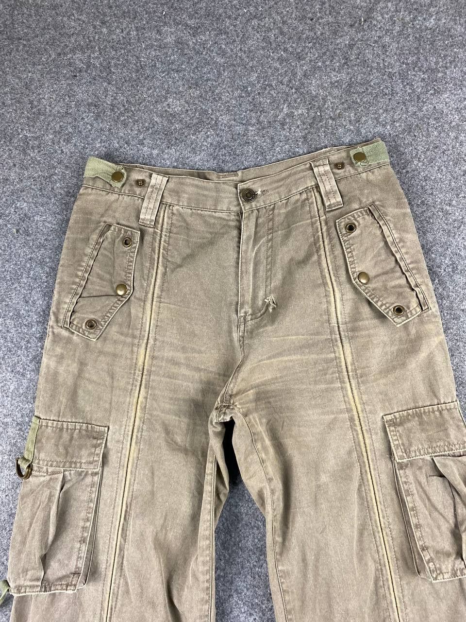 Japanese Brand japanese brand streetwear cargo pants nice design Size US 29 - 9 Thumbnail