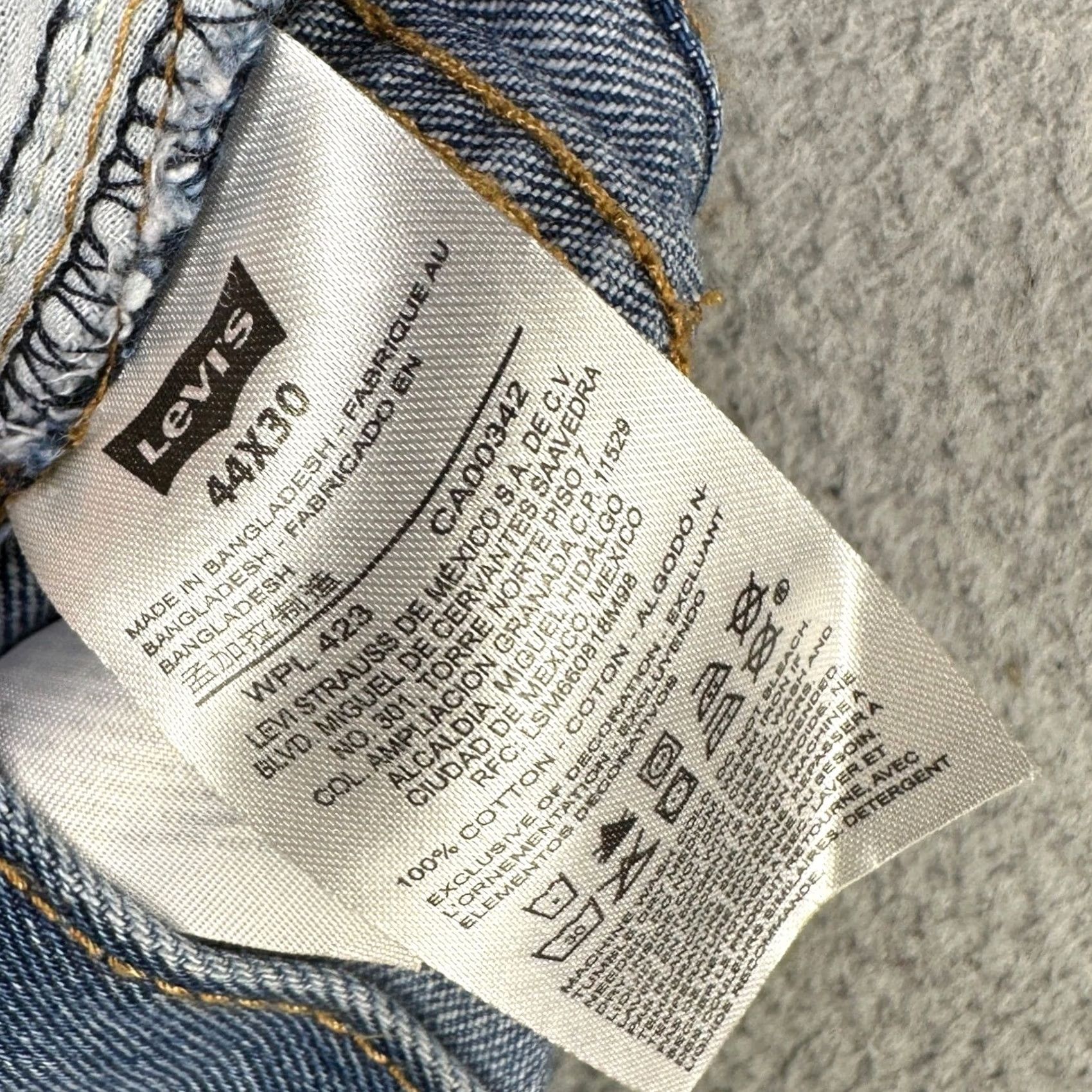 Levi's VINTAGE? No. Levi's 511 Jeans Straight Leg 44X30 Blue Washed 5 Pocket Red Tab Casual NEW Size US 44 / EU 60 - 4 Thumbnail