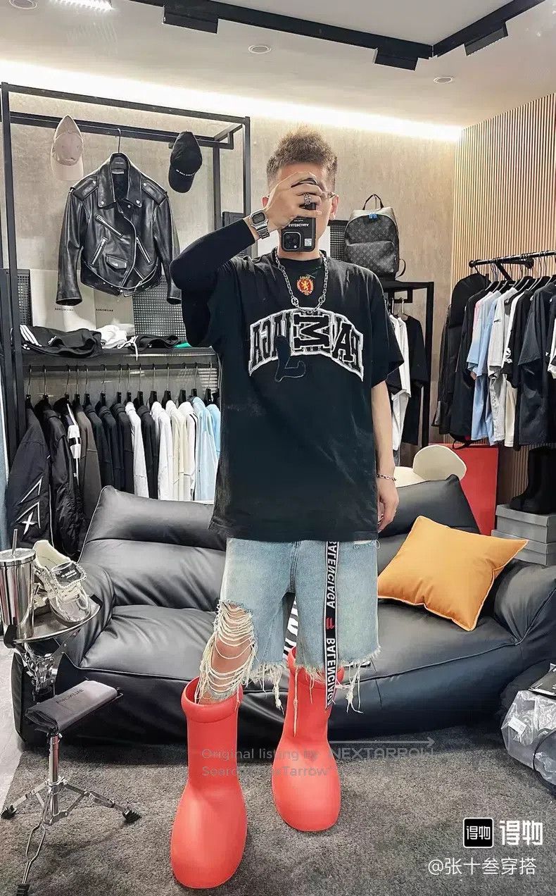 Balenciaga Balenciaga Mud Dyed Manchester United Black Short Sleeve T Size US L / EU 52-54 / 3 - 8 Thumbnail