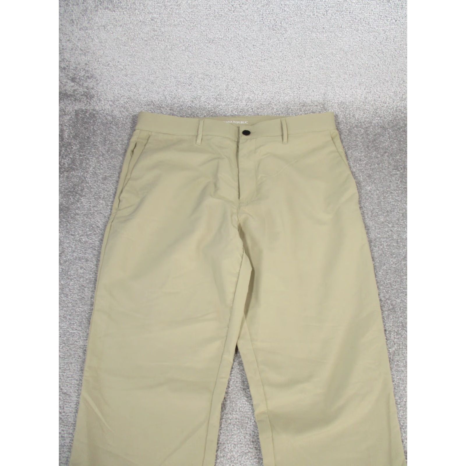 Banana Republic Banana Republic Pants Mens 34 Beige Lightweight 34X33 Polyester Tapered Size US 34 / EU 50 - 3 Thumbnail