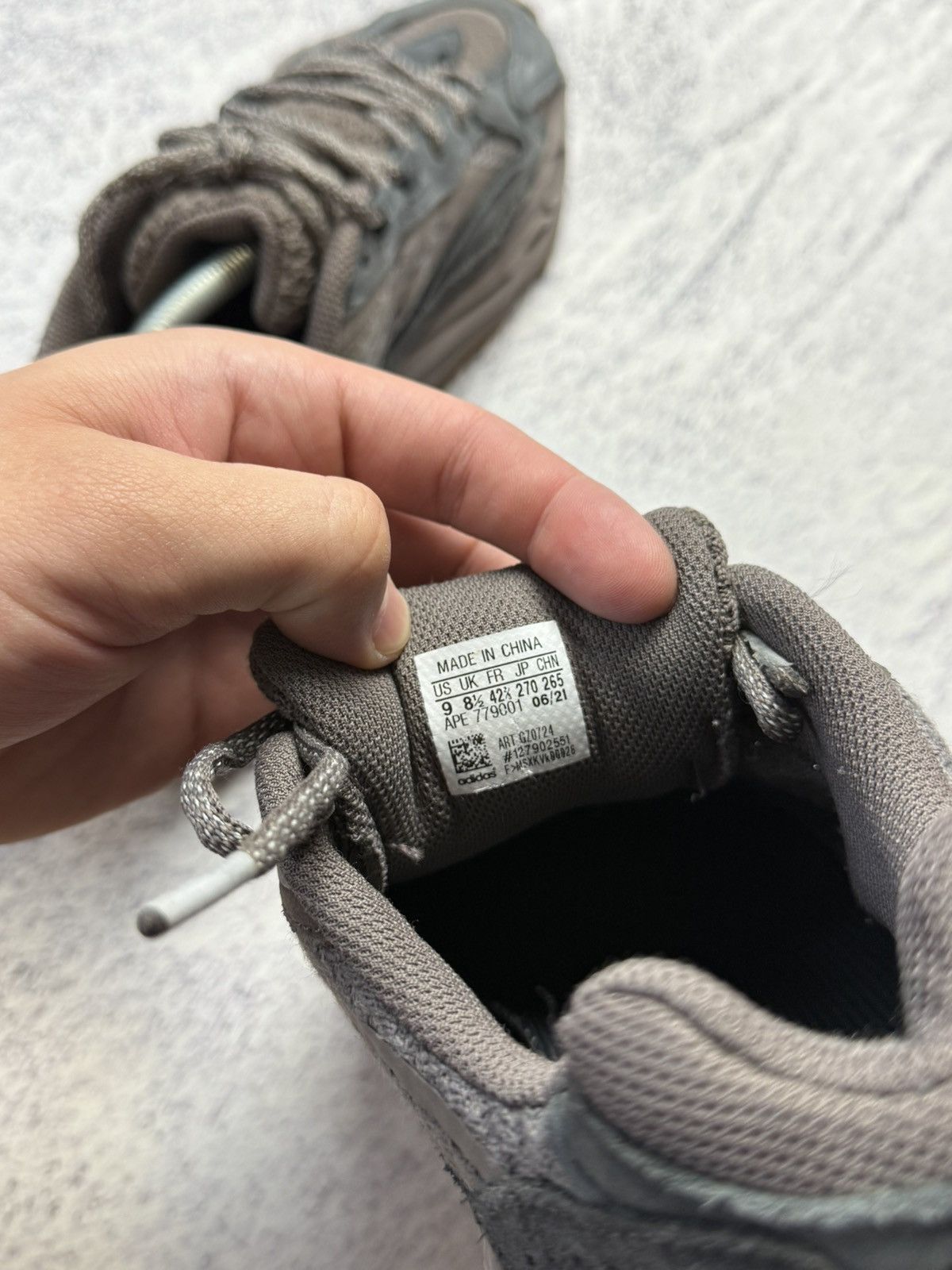 Adidas × Kanye West Adidas Yeezy Boost 700 v2 size 9 Size US 9 / EU 42 - 19 Thumbnail