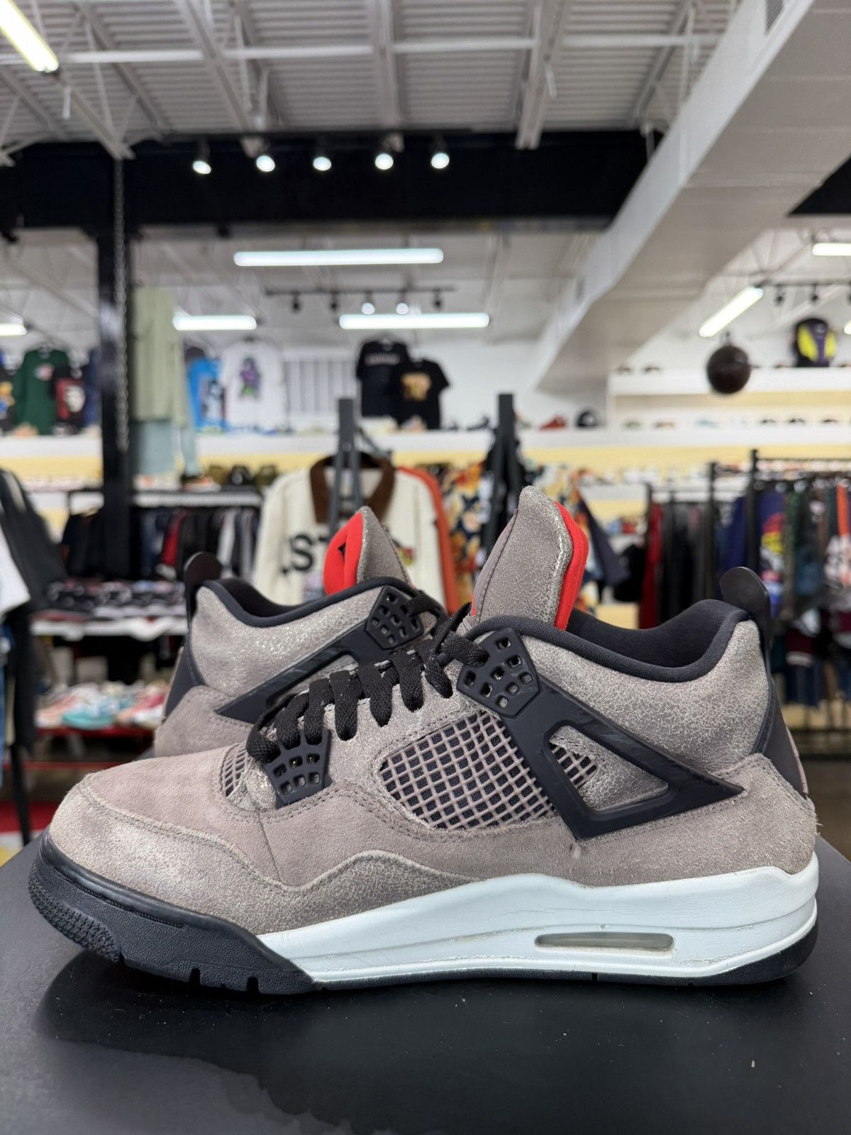 Jordan Brand Air Jordan 4 Taupe Haze Size 11 (2021) Size US 11 / EU 44 - 4 Thumbnail