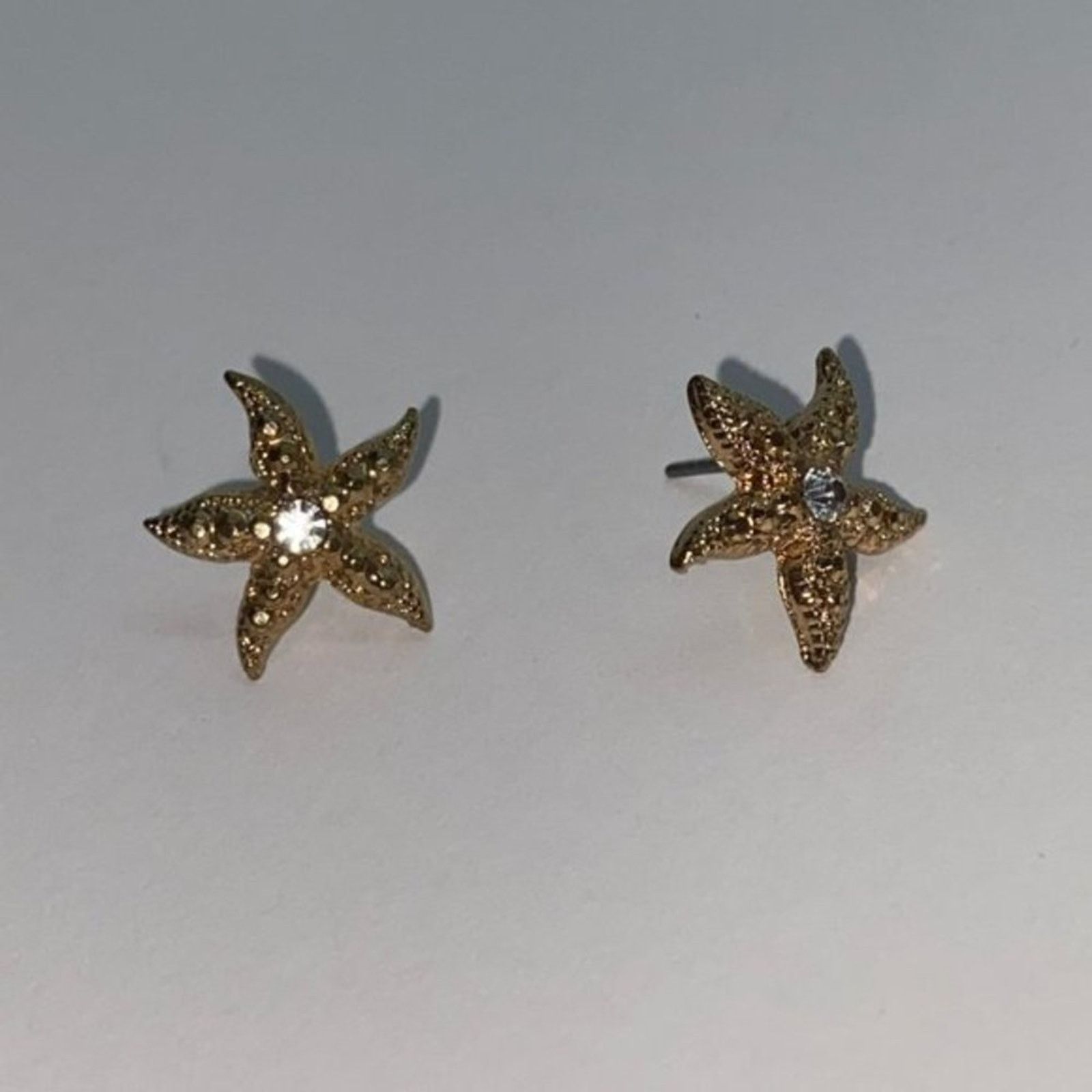 Handmade Gold-Tone Clear Rhinestone Starfish Stud Earrings Size ONE SIZE - 6 Thumbnail