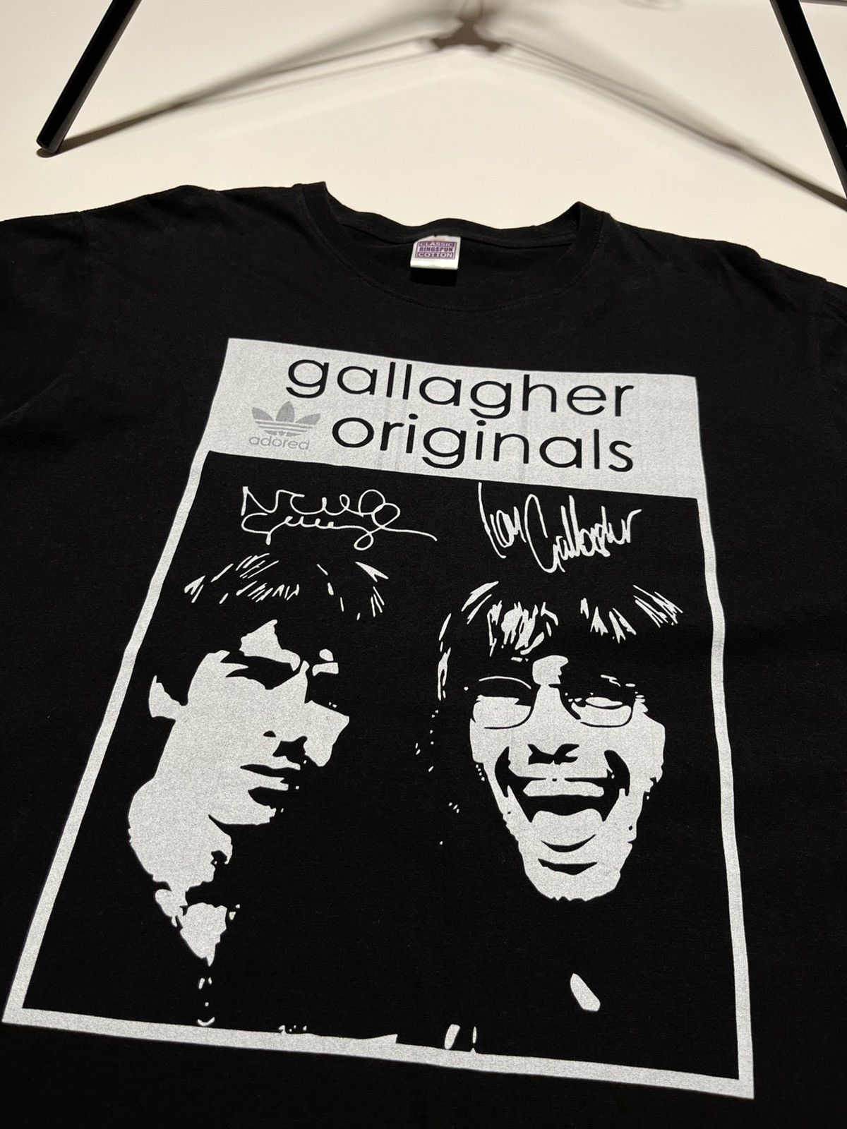 Band Tees Oasis Gallagher Originals black/white tee Size US L / EU 52-54 / 3 - 2 Thumbnail