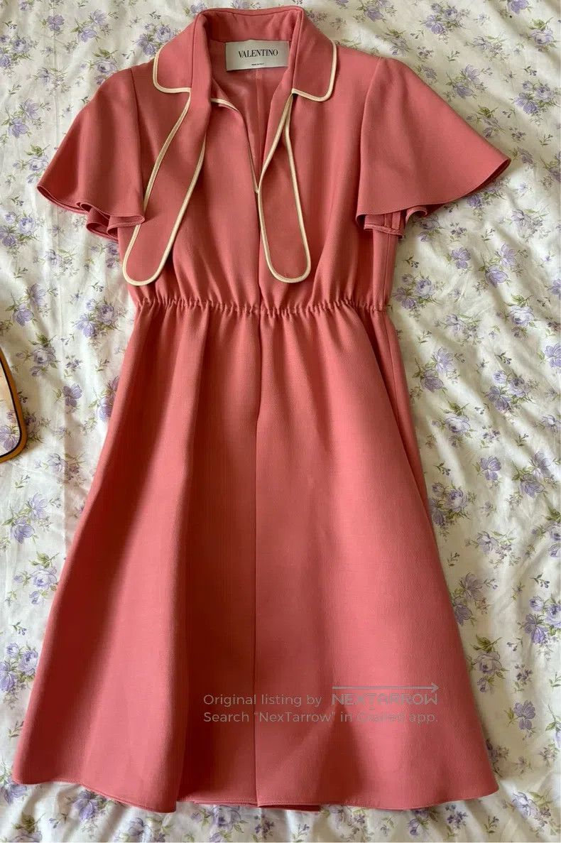 Valentino Valentino dress Size M / US 6-8 / IT 42-44 - 1 Thumbnail