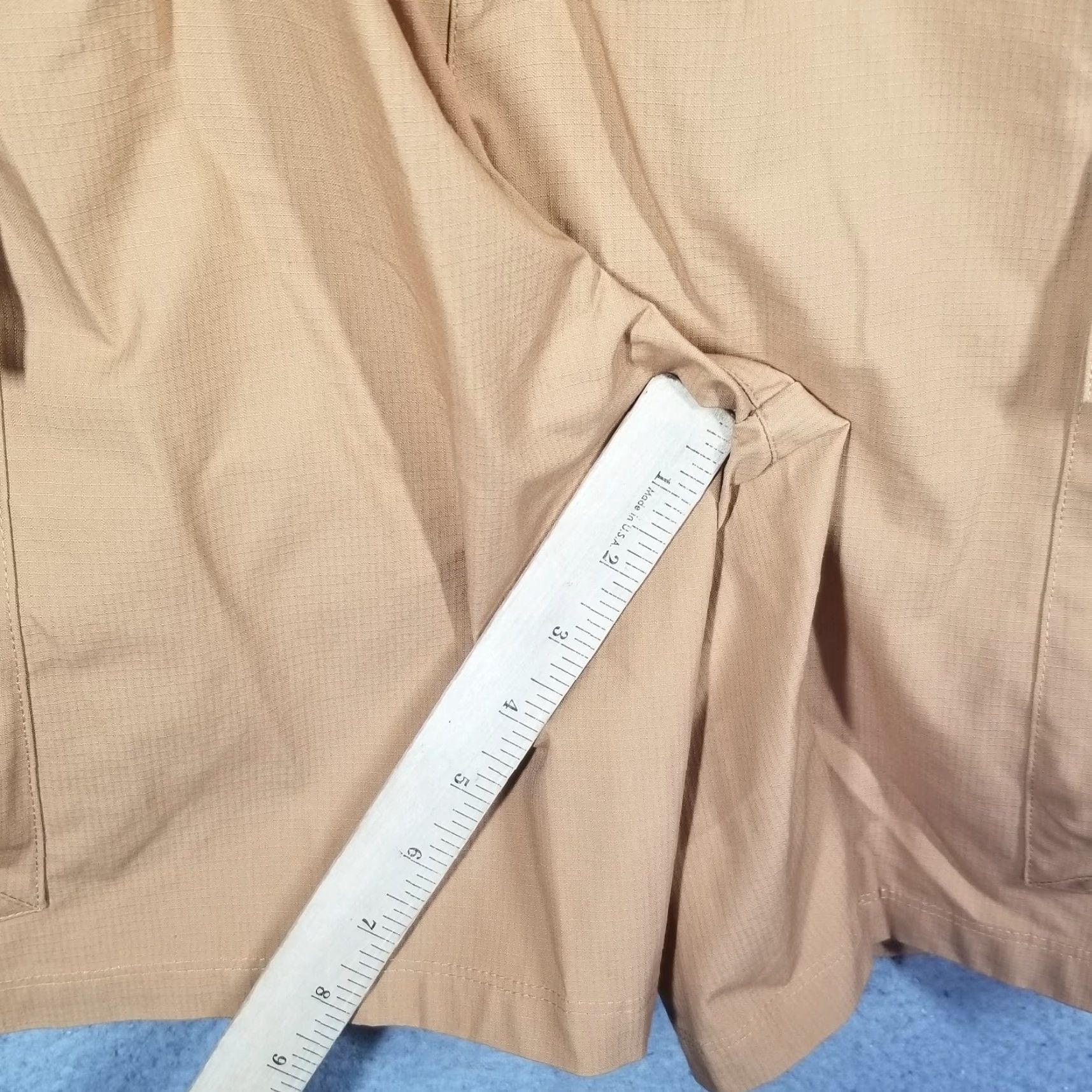 Nike VINTAGE Nike Men Cargo Shorts Activewear Casual Drawstring Pockets Brown Small 8" Inseam Size US 29 - 7 Thumbnail