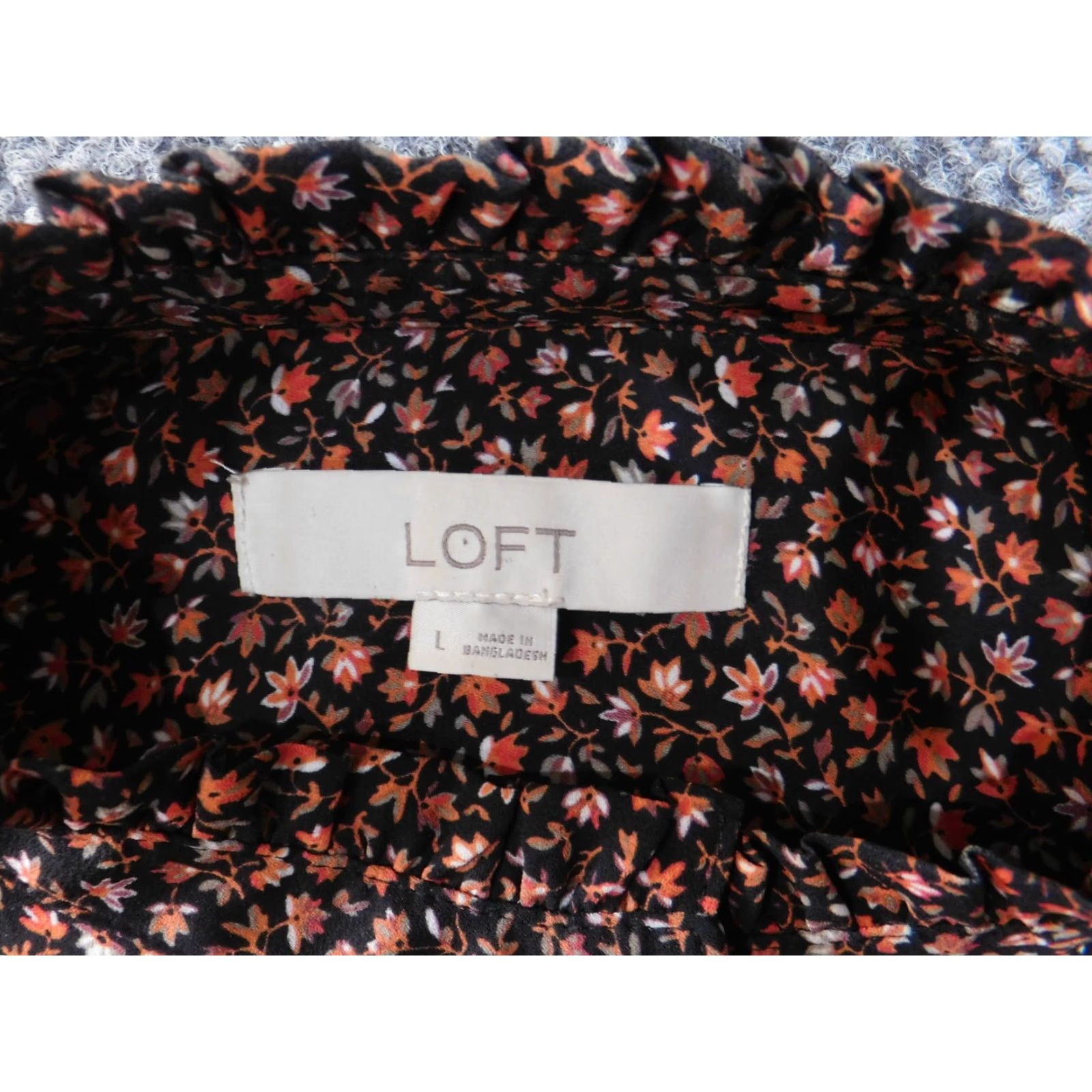 Ann Taylor Ann Taylor Loft Shirt Womens L Red Floral Button-Up Casual Long Sleeve Round Neck Pullover Rayon Woven Button-Front Vintage: No Size L / US 10 / IT 46 - 6 Thumbnail