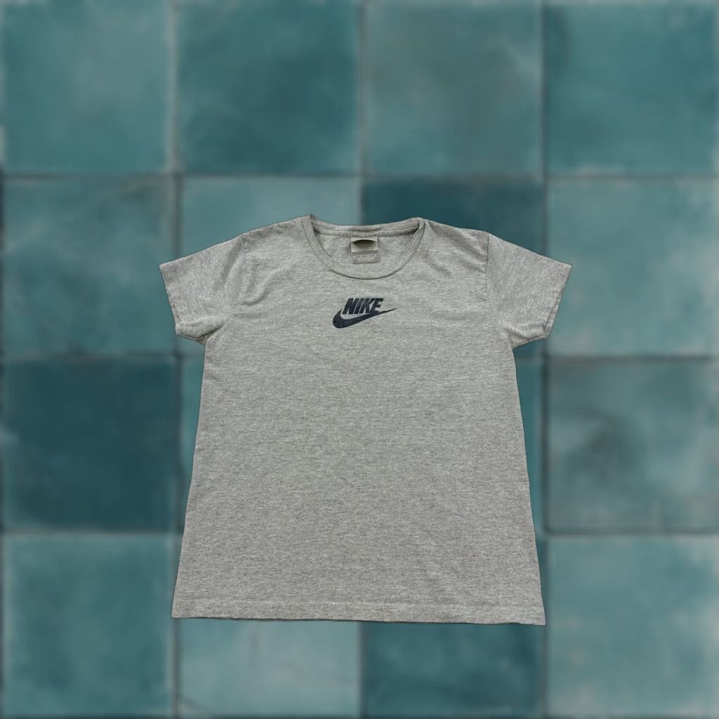 Nike VINTAGE Nike Shirt Womens Small Gray Short Sleeve USA Crew Neck Short Sleeve Womens S Gray Nike Shirt Size S / US 4 / IT 40 - 1 Thumbnail