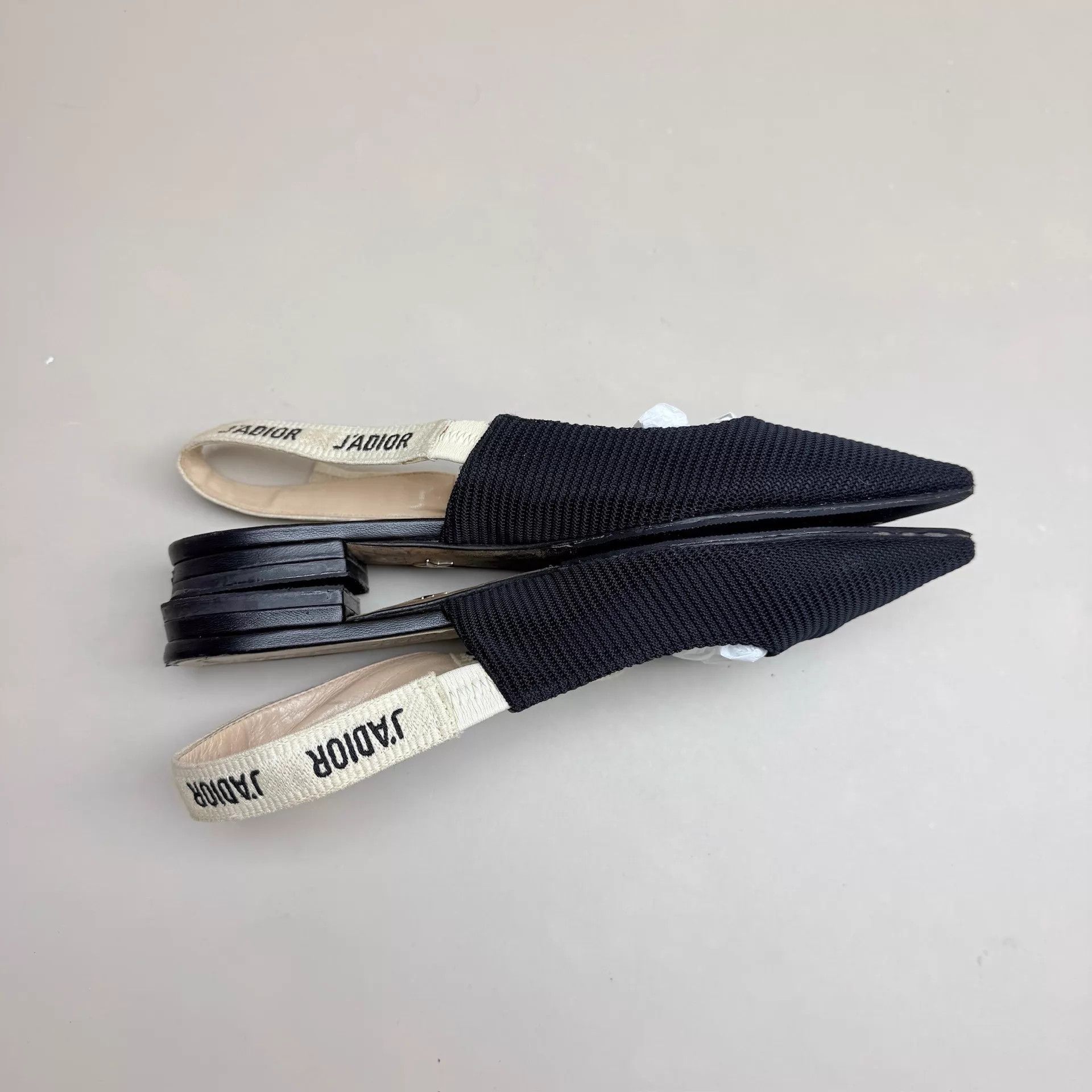 Dior Dior B&W Logo Embroidered Low-Heel Pumps 35 95 New Size US 4.5 / IT 34.5 - 4 Thumbnail