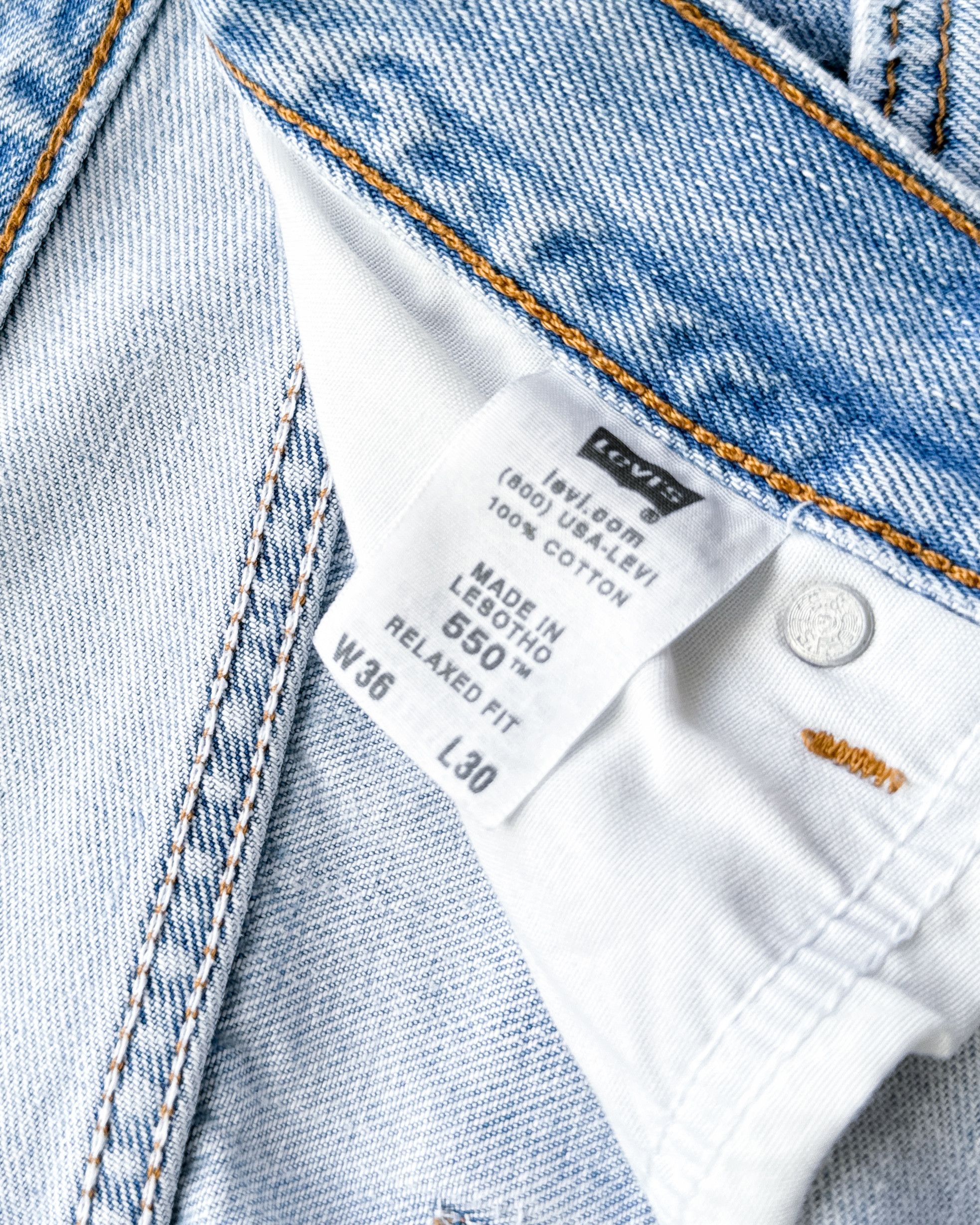 Levi's Vintage 2000s Levi's 550 Jeans Y2K Baggy Men's 34 Light Wash Size US 34 / EU 50 - 4 Thumbnail