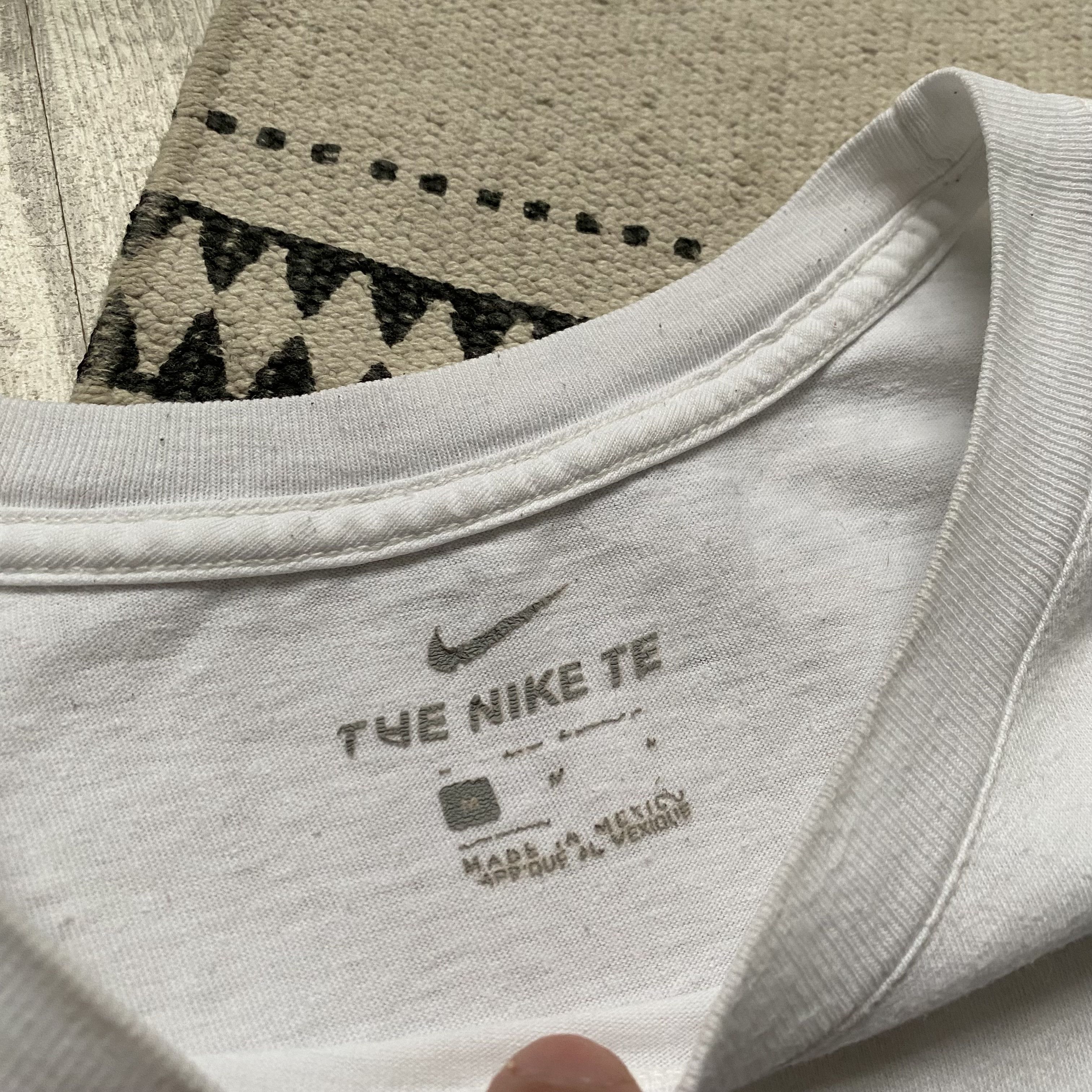 Nike 🇨🇦 Vintage 00s Nike Toronto distressed logo Tee Canada Size US M / EU 48-50 / 2 - 6 Thumbnail