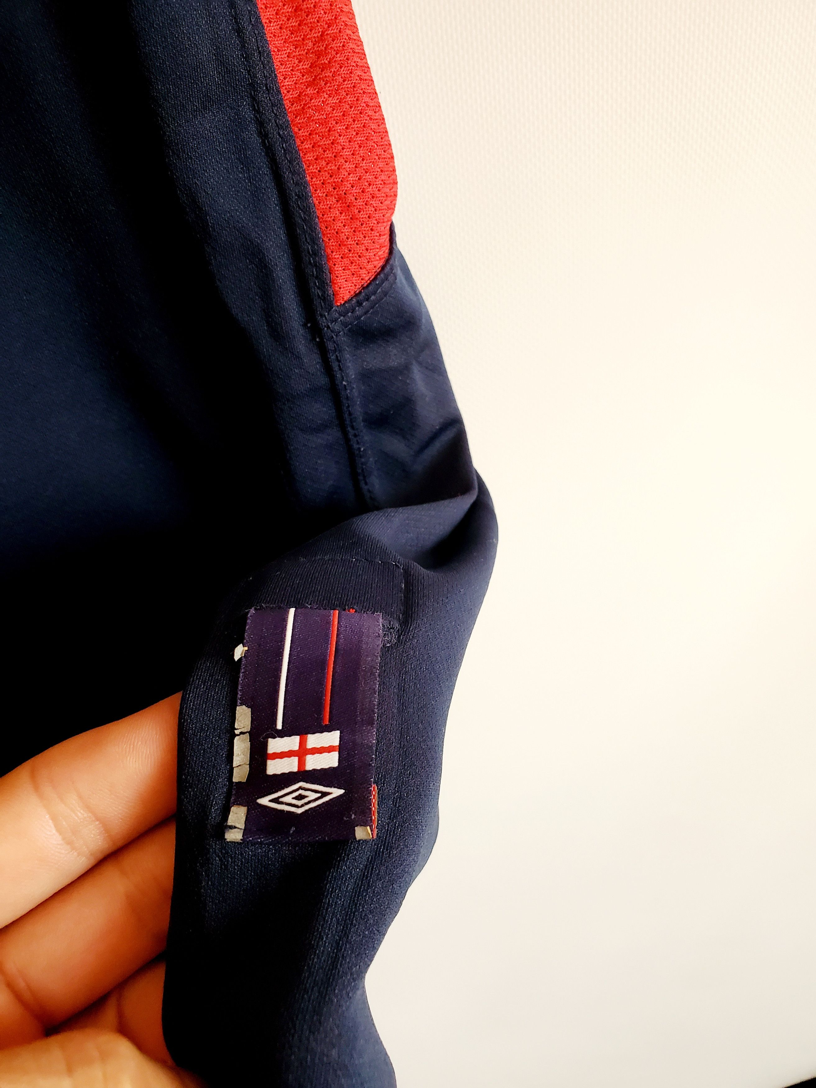 Umbro × Vintage ENGLAND AWAY SHIRT FOOTBALL SOCCER JERSEY UMBRO REVERSIBLE Size US M / EU 48-50 / 2 - 3 Thumbnail