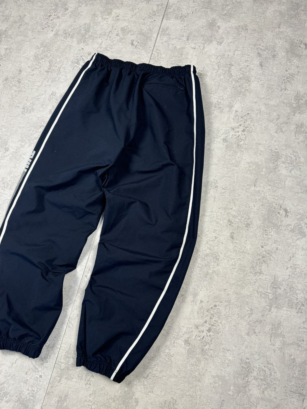 Nike Nike Vintage Navy Y2K Track Pants Joggers Swoosh Logo SizeXL Size US 36 / EU 52 - 11 Thumbnail
