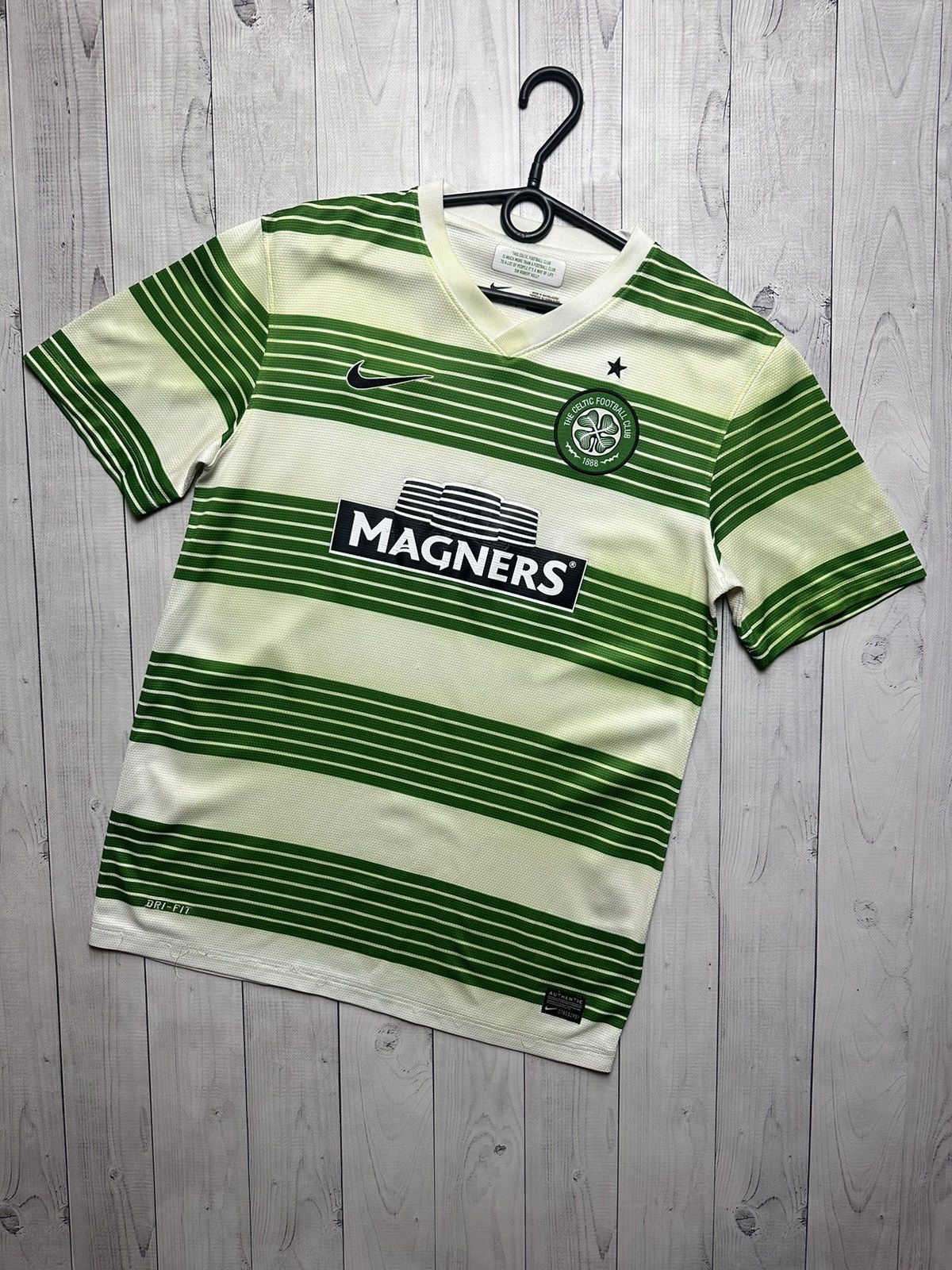 Nike × Vintage Vintage Celtic Nike soccer jersey size S Size US S / EU 44-46 / 1 - 1 Thumbnail