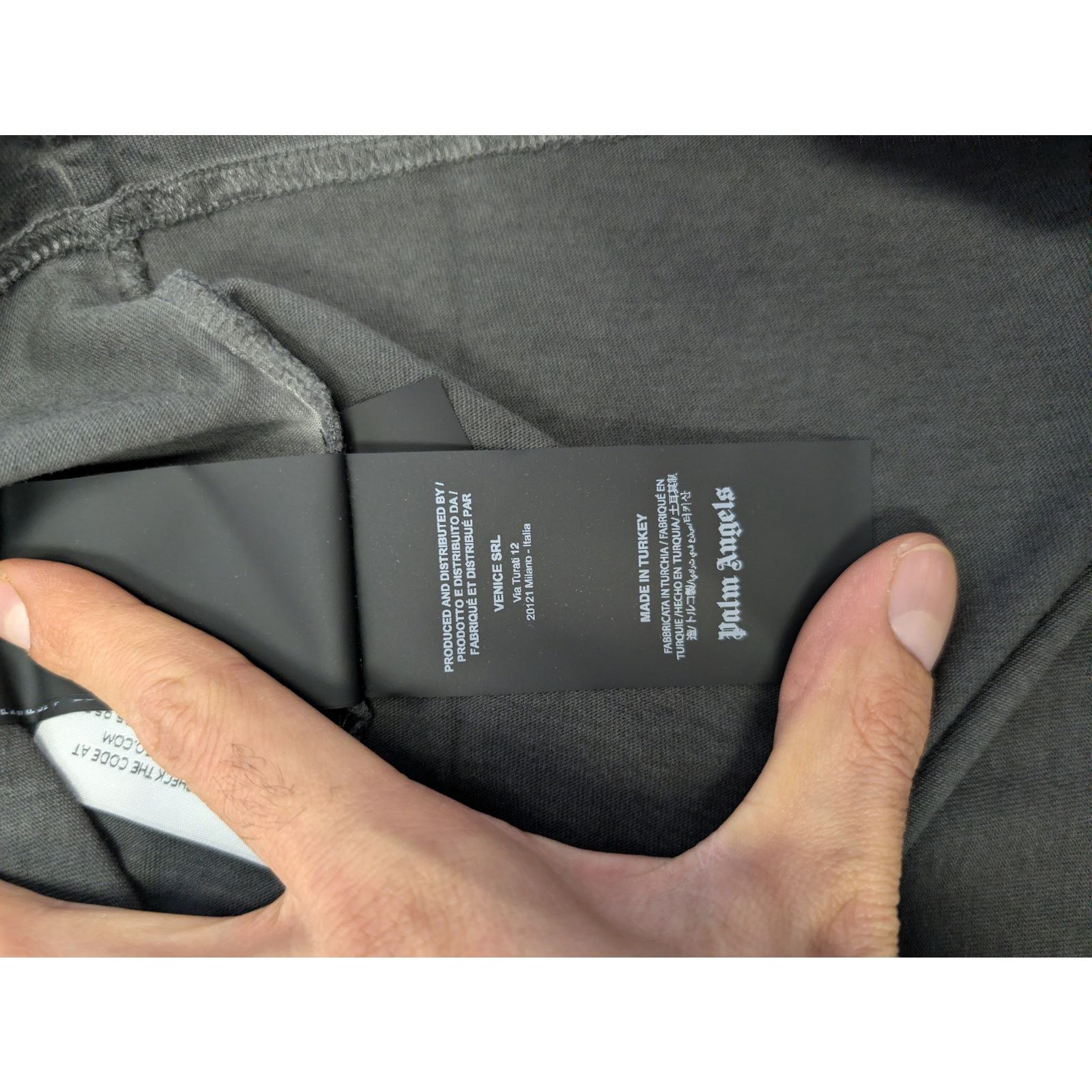 Palm Angels o1rshd1 Los Angeles Garment Dyed Sprayed T-Shirt in Black Size US S / EU 44-46 / 1 - 19 Thumbnail