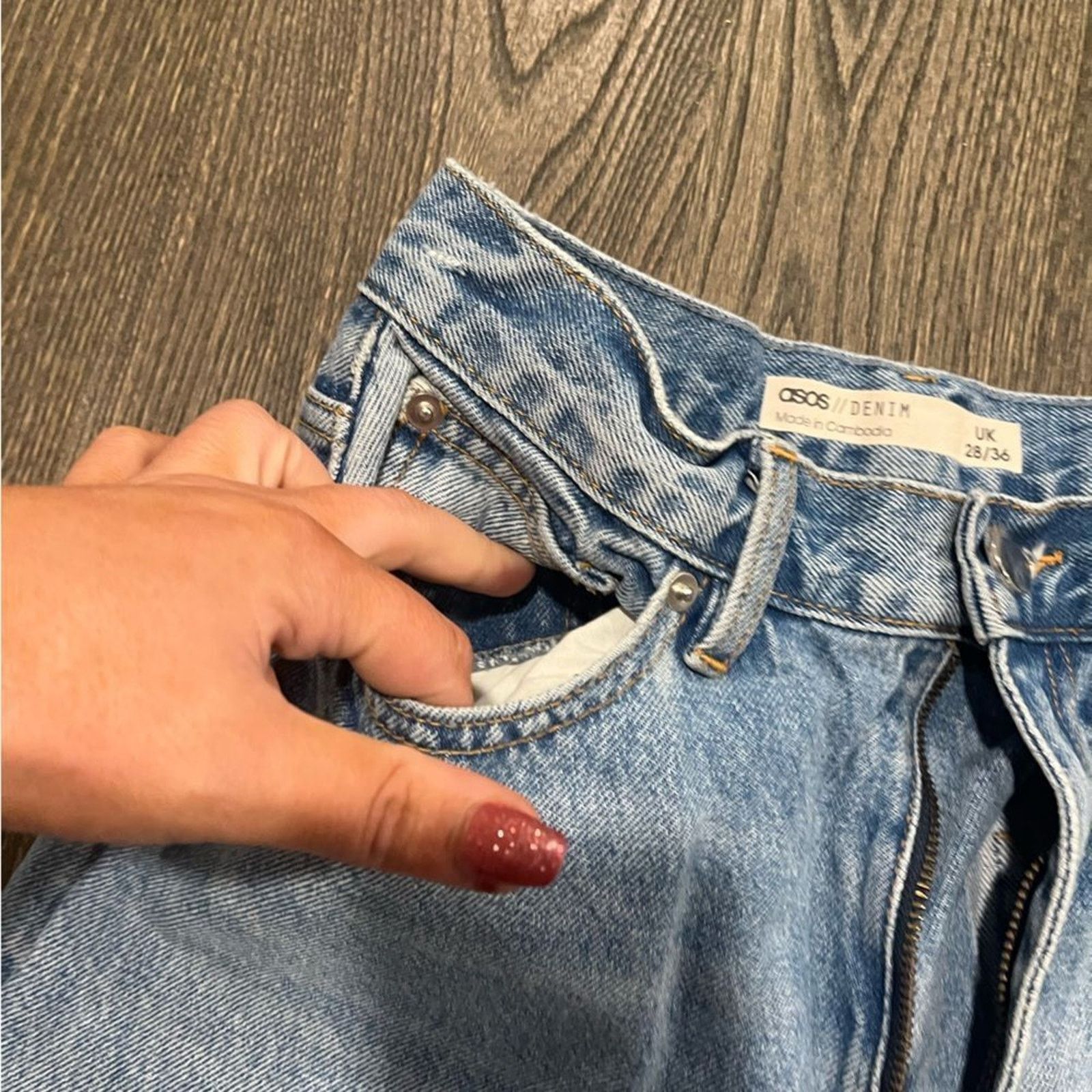 Asos ASOS Denim Blue Light Wash High Waisted Slim Mom Jeans28 Size 28" / US 6 / IT 42 - 3 Thumbnail