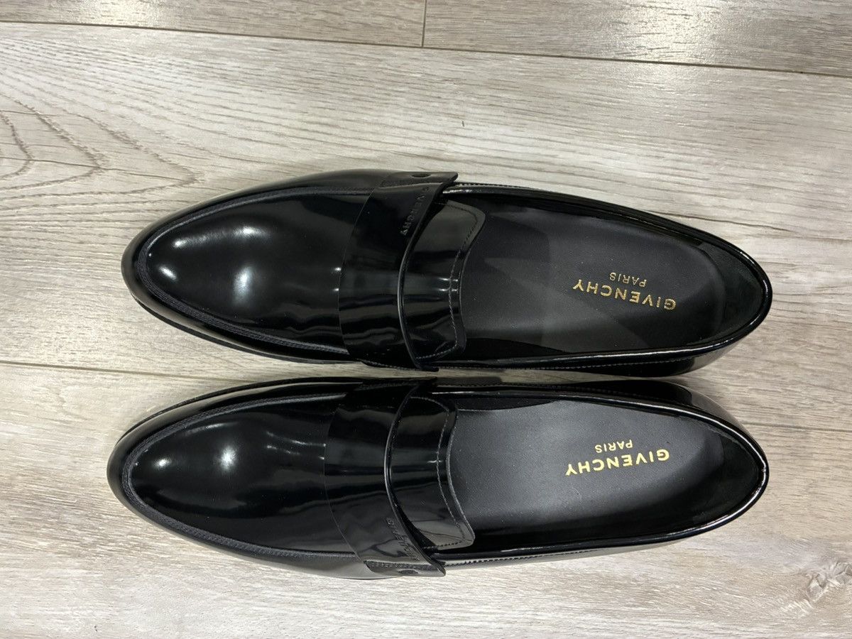Givenchy Givenchy Black Shiny Leather Loafers Size US 9.5 / EU 42-43 - 6 Thumbnail