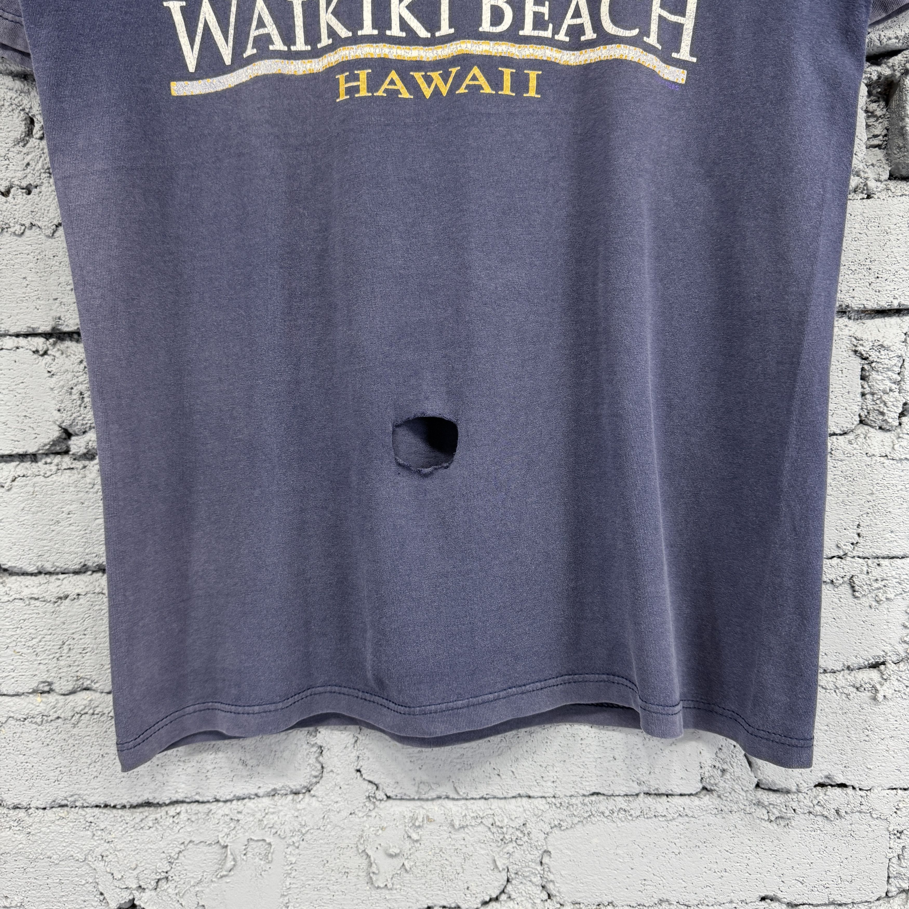 Vintage Vintage Waikiki Beach Hawaii Sunfaded Distressted Tshirt Size US M / EU 48-50 / 2 - 4 Thumbnail