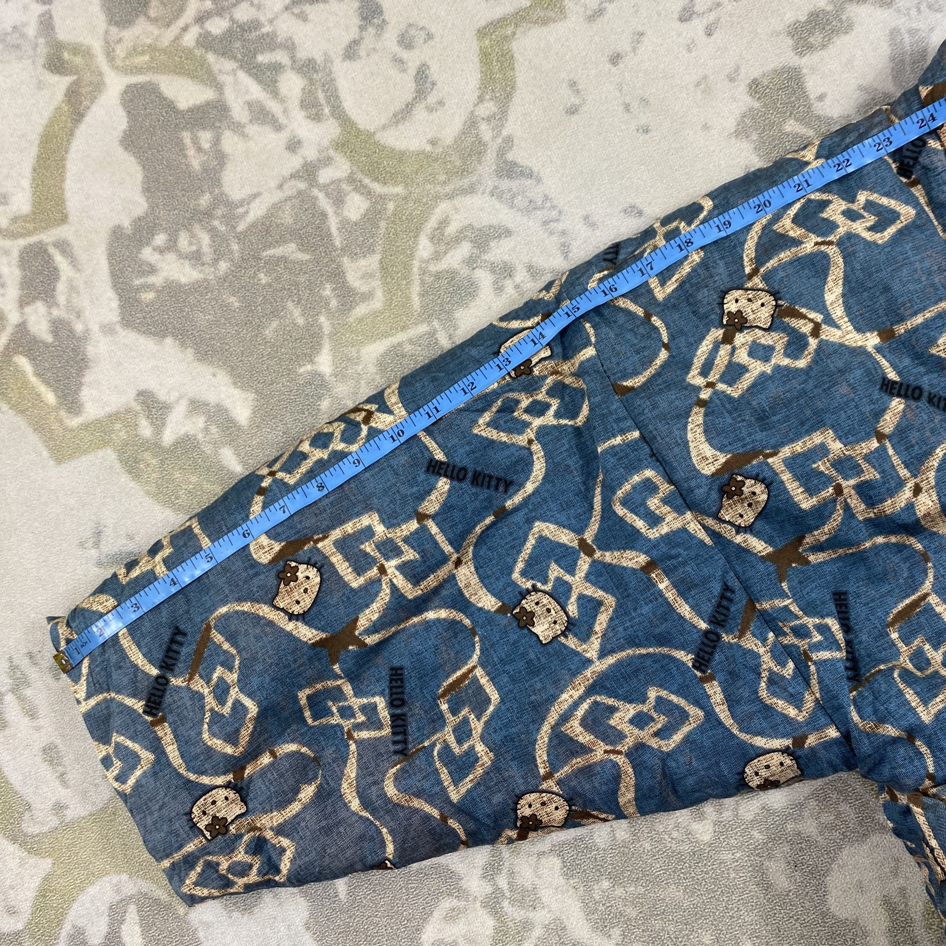 Japanese Brand Hello Kitty Pattern Large Kimono- J444 Size US L / EU 52-54 / 3 - 6 Thumbnail