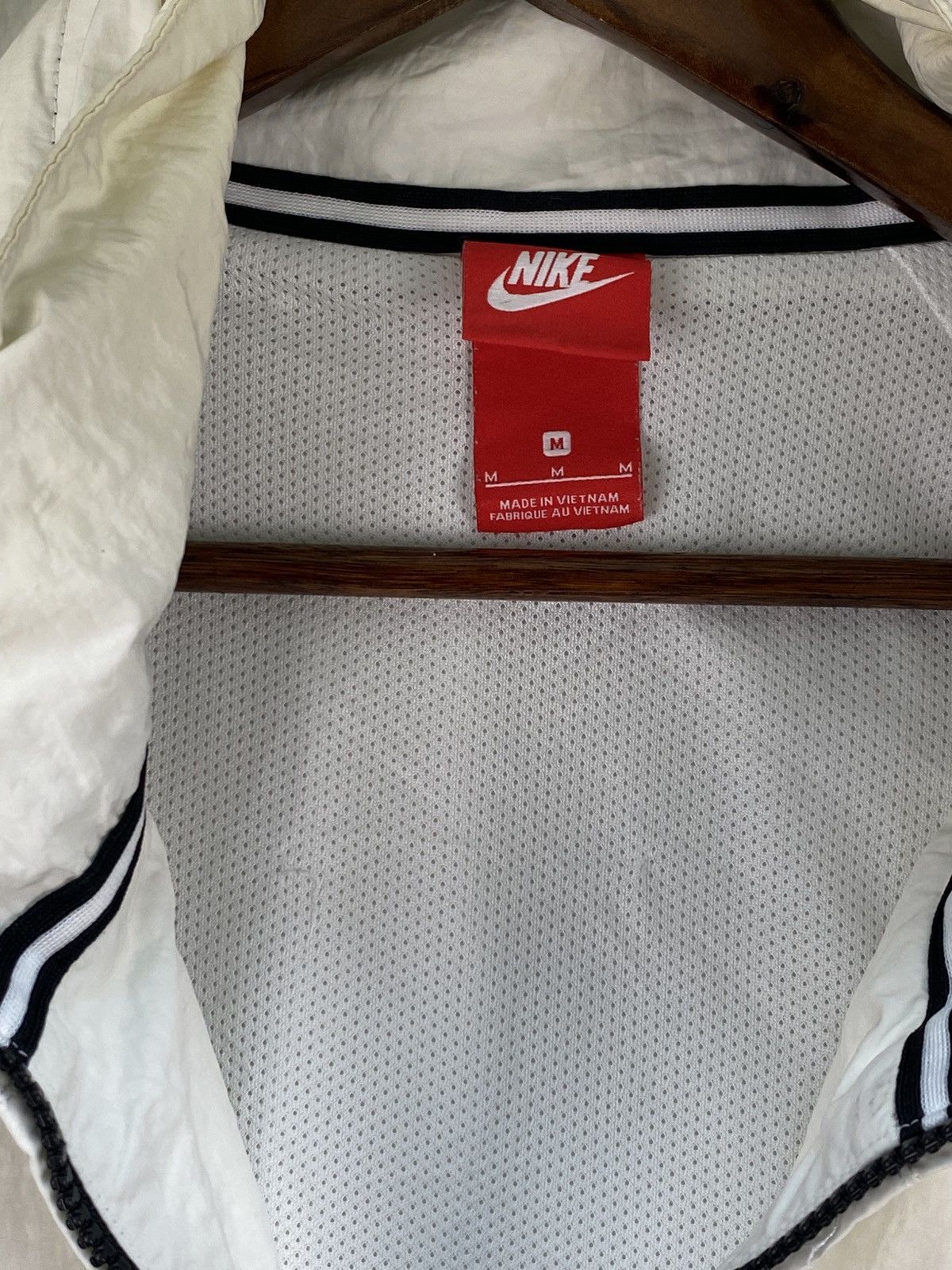 Nike Nike Hoodies Big Swoosh Windbreaker Size US M / EU 48-50 / 2 - 7 Thumbnail