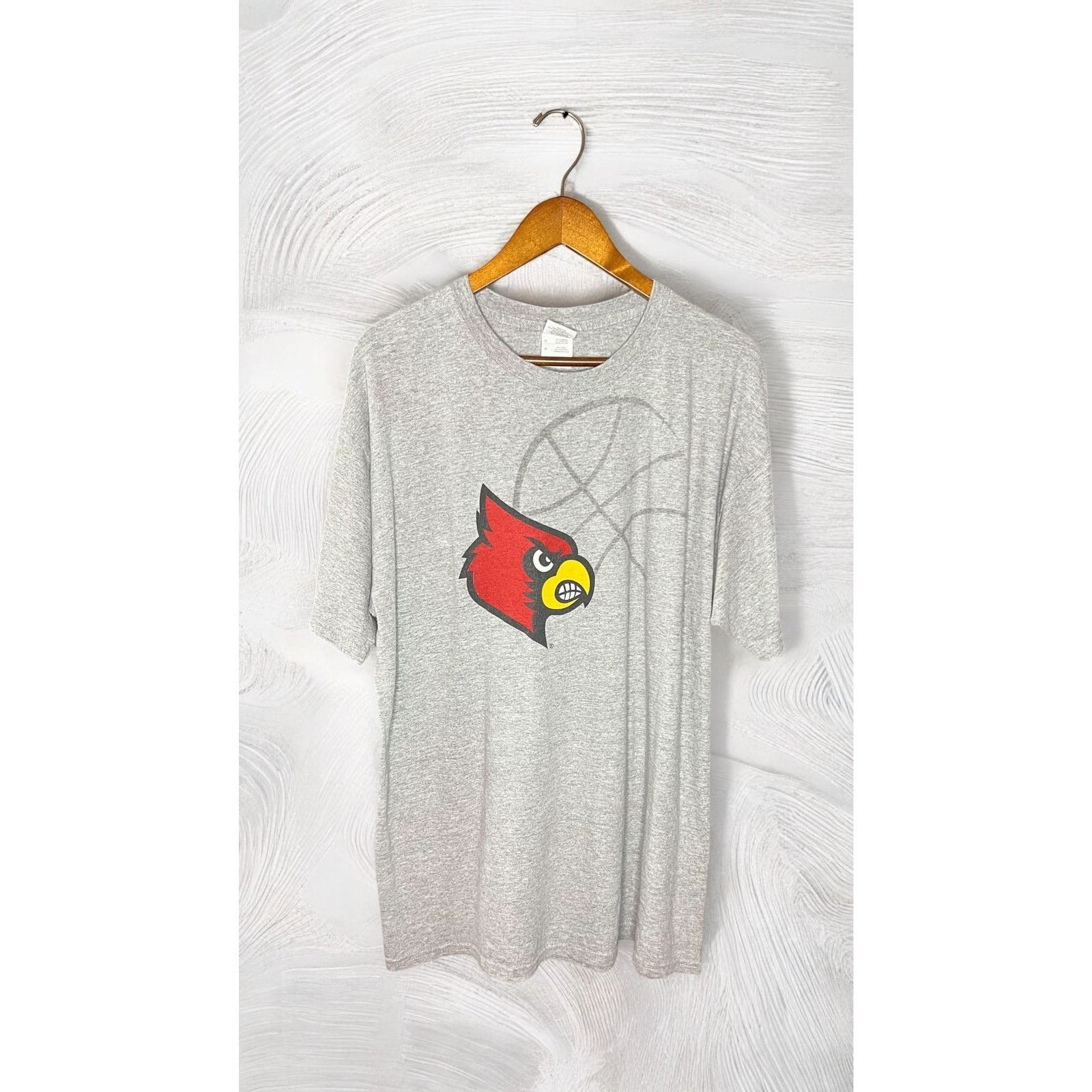 Gildan Louisville Basketball Size US M / EU 48-50 / 2 - 1 Thumbnail