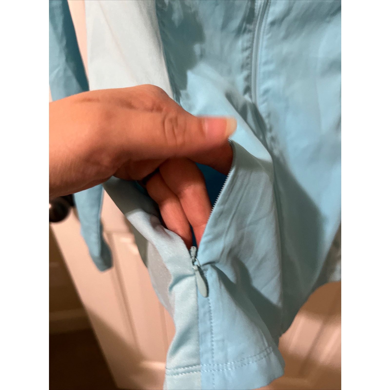 Champion Long Sleeve Full Zip Pullover Light Blue Jacket Pockets Size M / US 6-8 / IT 42-44 - 7 Thumbnail