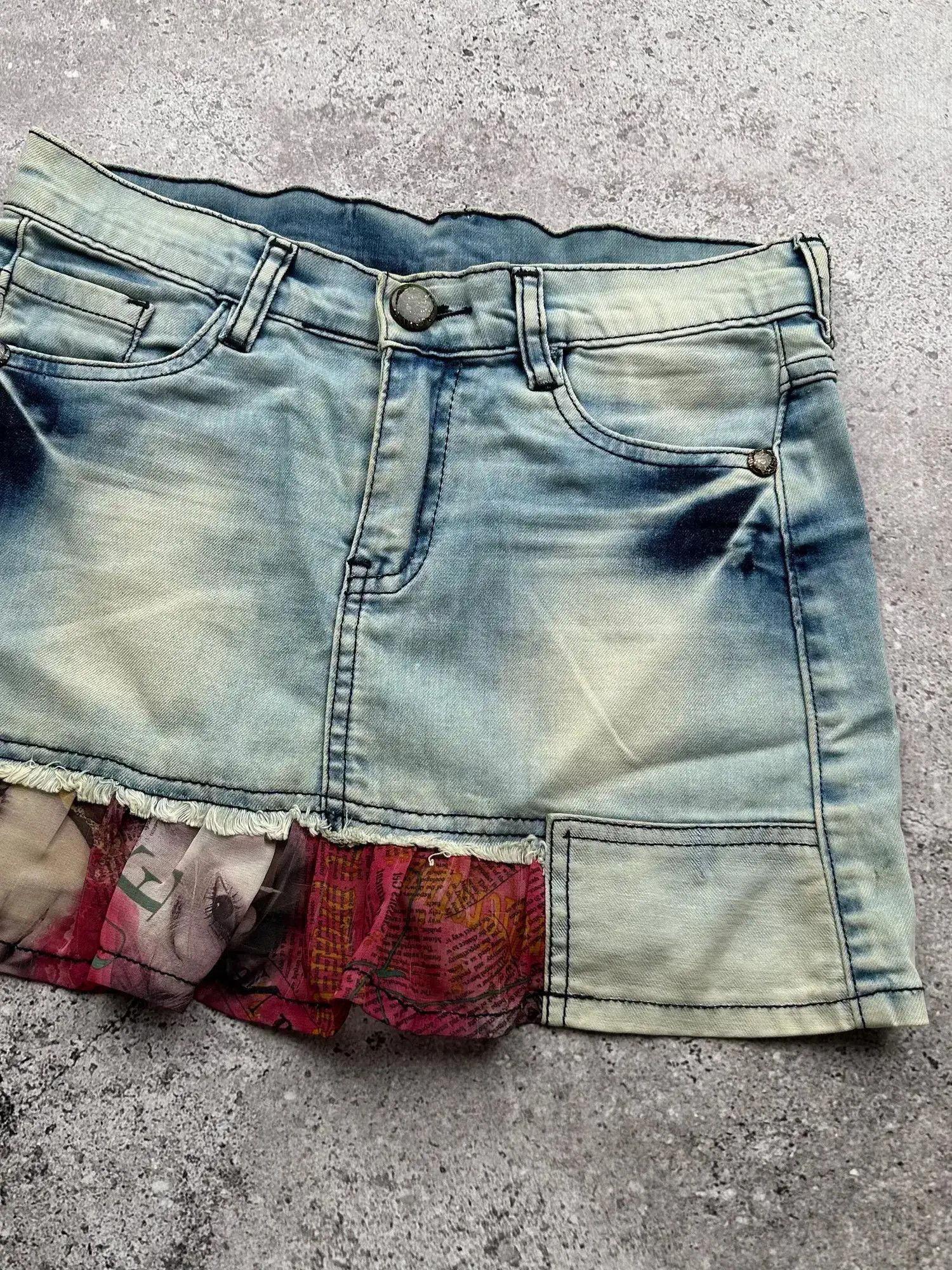 Japanese Brand Vintage Printed Faded Denim Mini Skirt C8(V292)(E8) Size 24" / US 00 / IT 34 - 3 Thumbnail