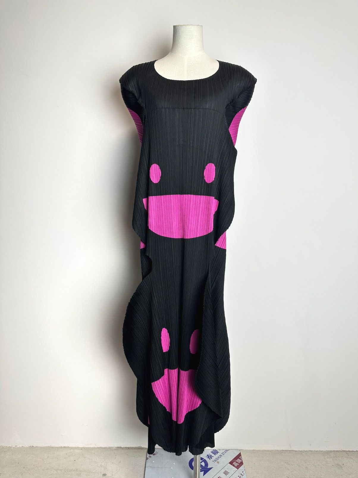 Pleats Please Issey Miyake Beetle Pleated Dress Size L / US 10 / IT 46 - 1 Thumbnail