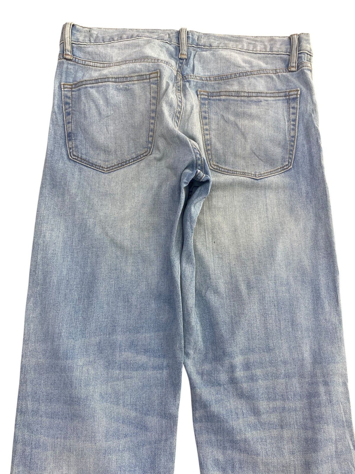 Uniqlo Uniqlo Light Wash Style Artistic Custom Jeans Size US 30 / EU 46 - 4 Thumbnail