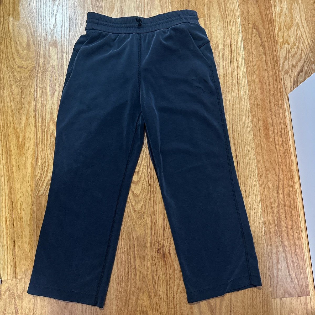 Lululemon Lululemon Cropped Soft Stream High-Rise Sweatpants Size 28" / US 6 / IT 42 - 1 Thumbnail