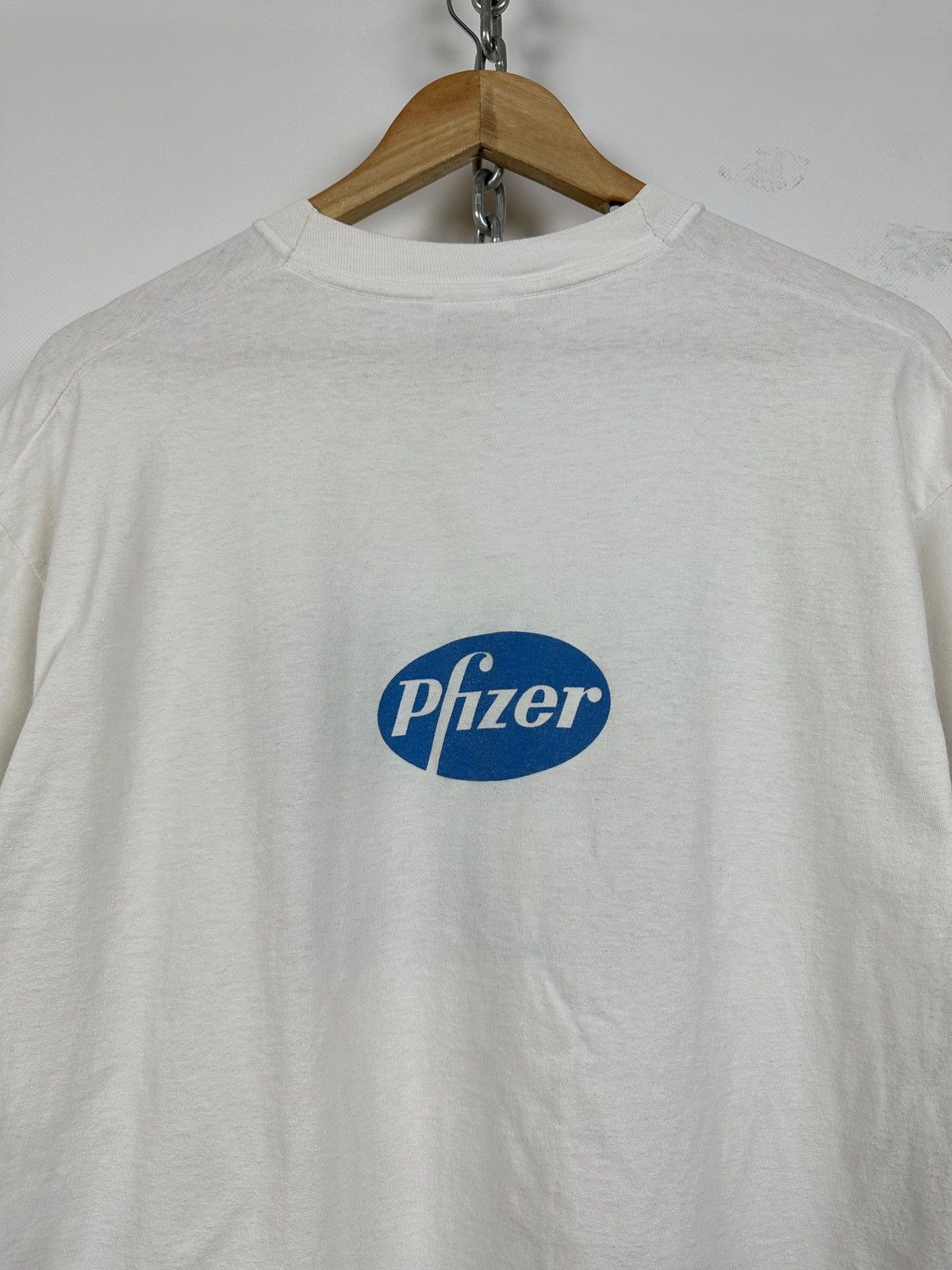 Vintage 1995 Vintage Pfizer OCD Single Stitch White T-Shirt Size US L / EU 52-54 / 3 - 2 Thumbnail
