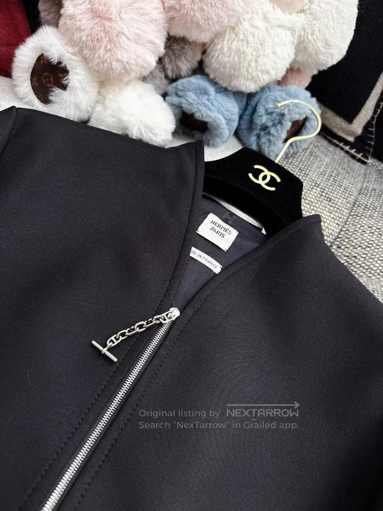 Hermes Hermes Black Cashmere V-Neck with Silver Buttons, Zipper P Size XS / US 0-2 / IT 36-38 - 6 Thumbnail