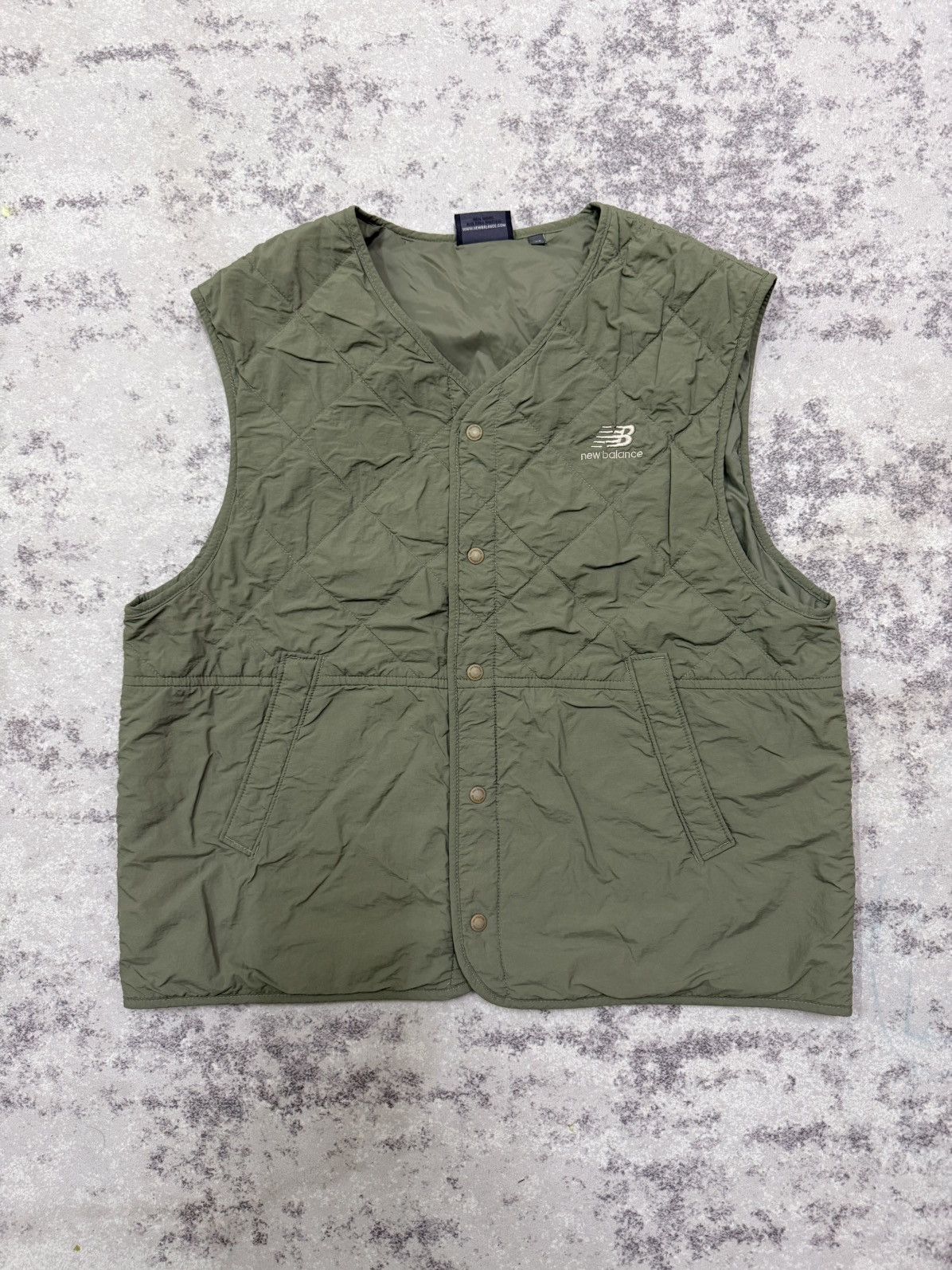 New Balance NEW BALANCE BACKHIT LOGO QUILTED SNAP BUTTON OLIVEGREEN VEST Size S / US 4 / IT 40 - 3 Thumbnail
