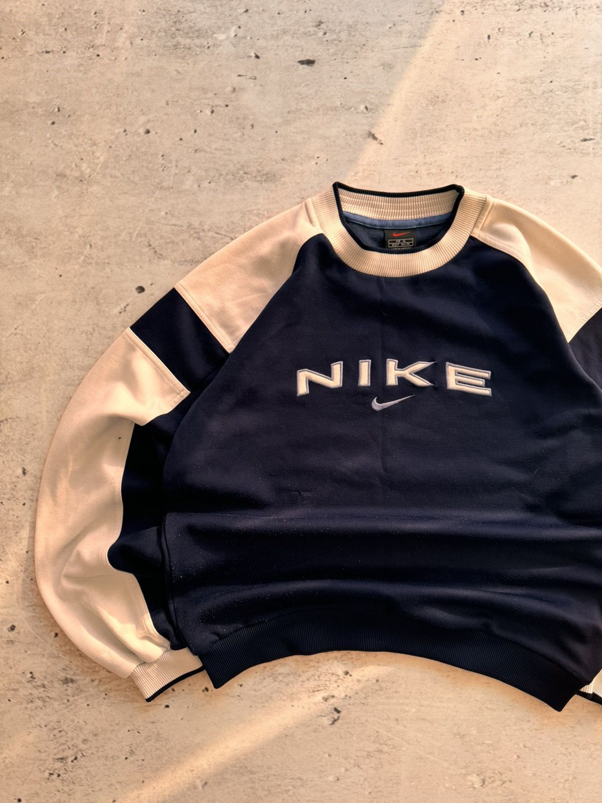 Nike × Vintage NIKE VINTAGE CENTER LOGO OVERSIZE BOXY SWEATSHIRT Size US S / EU 44-46 / 1 - 2 Thumbnail