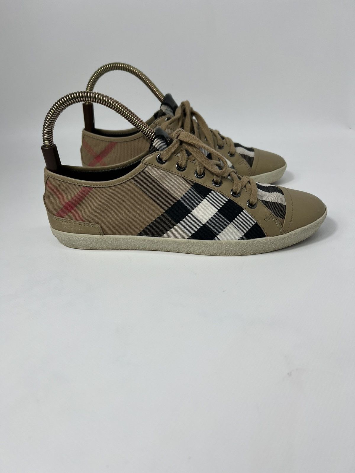 Burberry Vintage luxury Burberry Nova Check Sneaker Shoes Size 40 Size US 10 / IT 40 - 2 Thumbnail