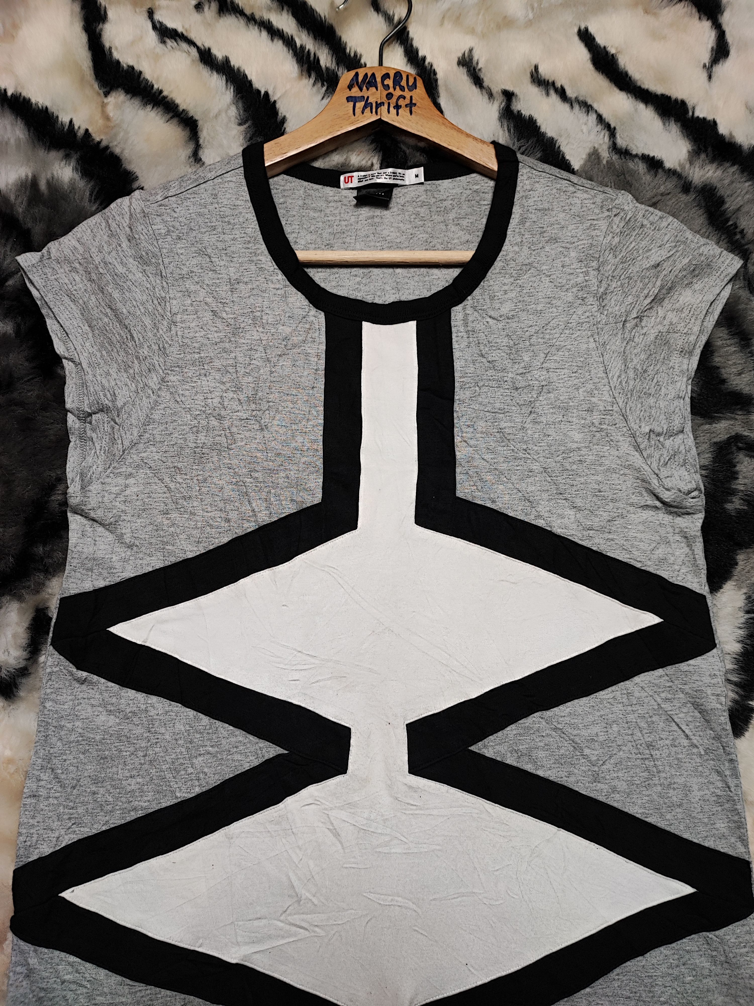 G.V.G.V. × Uniqlo Uniqlo X G.V.G.V Tshirt Size M / US 6-8 / IT 42-44 - 3 Thumbnail