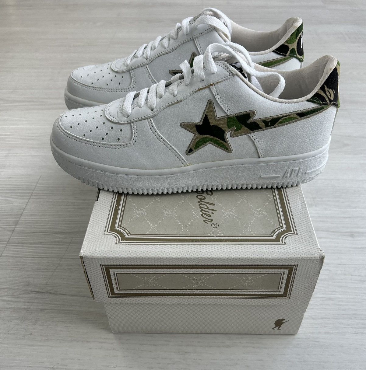 Bape VERY RARE OG 2001 A BATHING APE 1ST GREEN CAMO BAPESTA Size US 9.5 / EU 42-43 - 1 Thumbnail