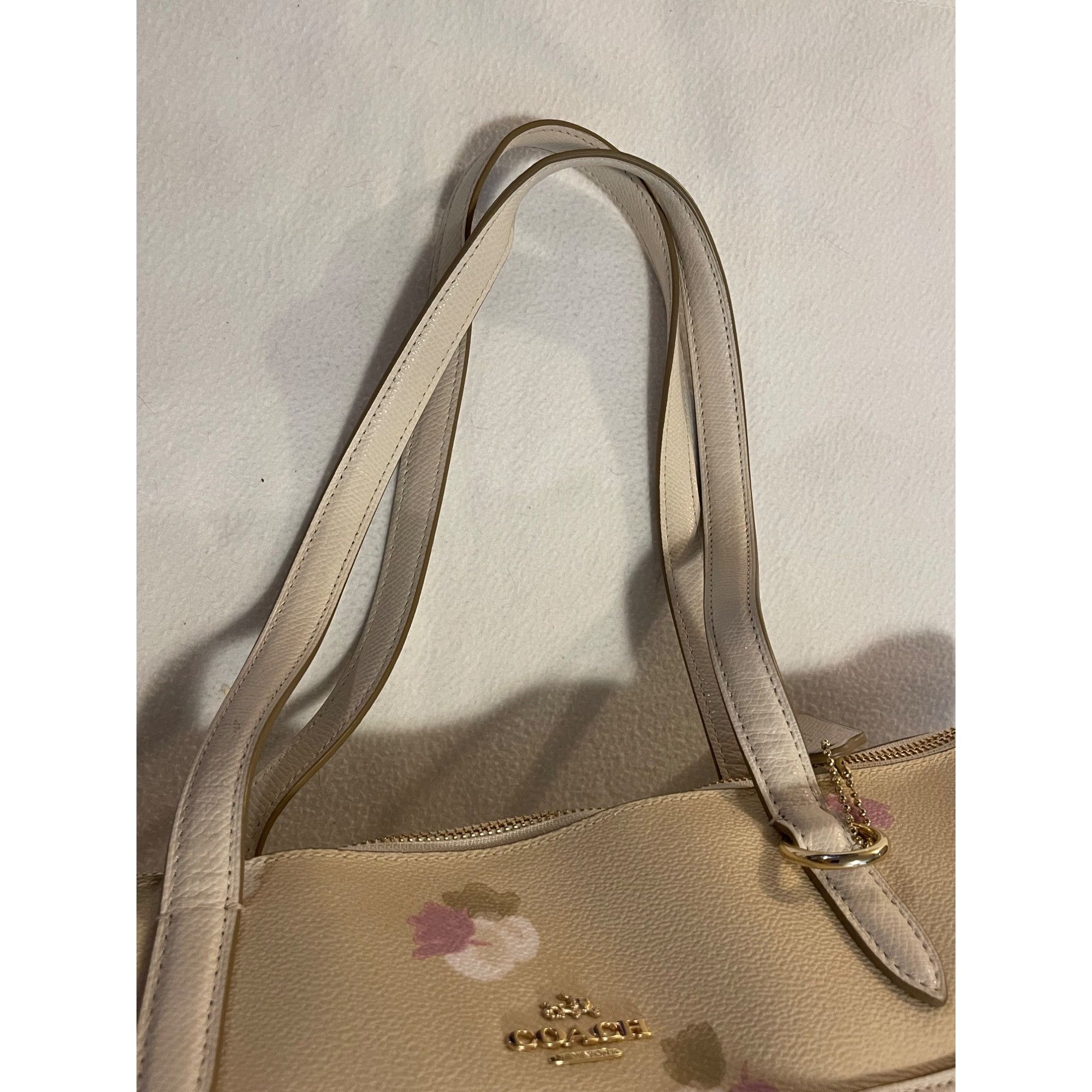 Coach Coach Beige with flowers Design Shoulder Tote Size ONE SIZE - 2 Thumbnail