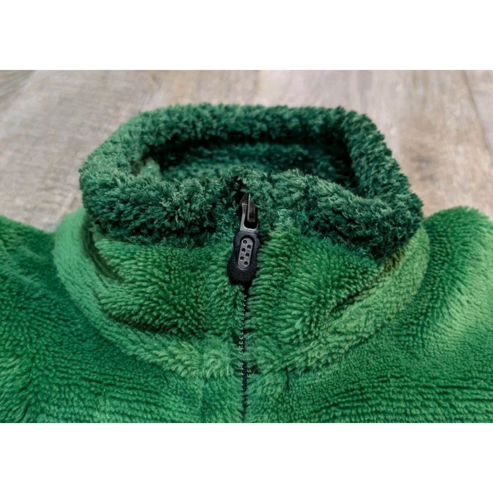 Patagonia Patagonia Jacket Women’s Size Small Regulator Polartec Fleece Zip Green Full Zip Pockets Slim Fit Basic Jacket, Regular Dept Women Size S / US 4 / IT 40 - 6 Thumbnail