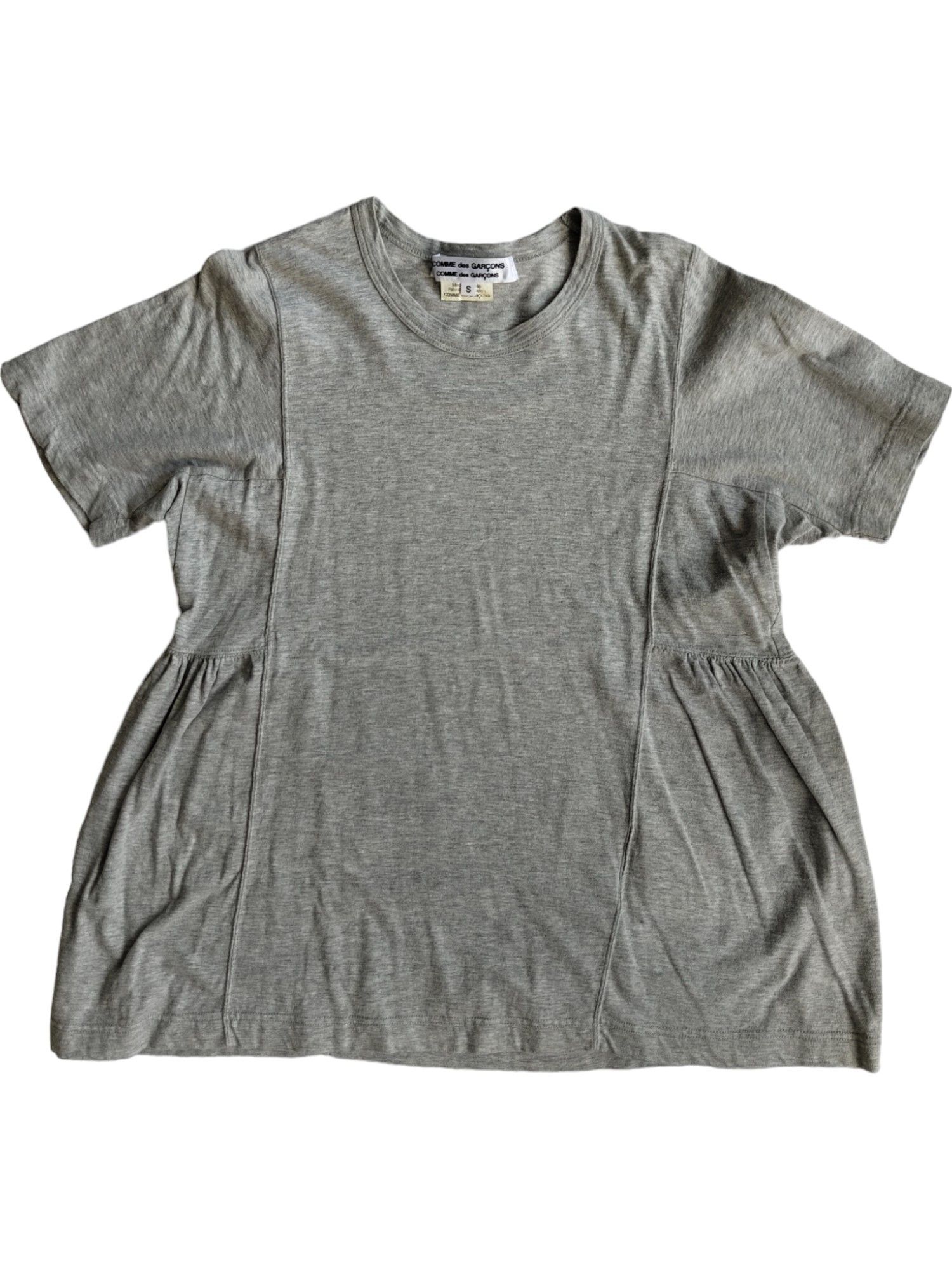 Comme des Garcons Grey Short Sleeve T-Shirt With Waistline Details Size S / US 4 / IT 40 - 1 Thumbnail