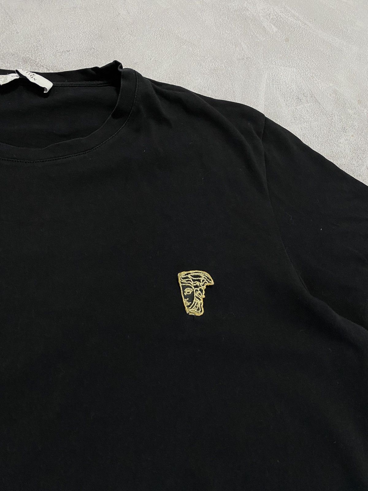 Designer 🙈 Vintage T Shirt Versace Knit Mini Logo Size US M / EU 48-50 / 2 - 2 Thumbnail