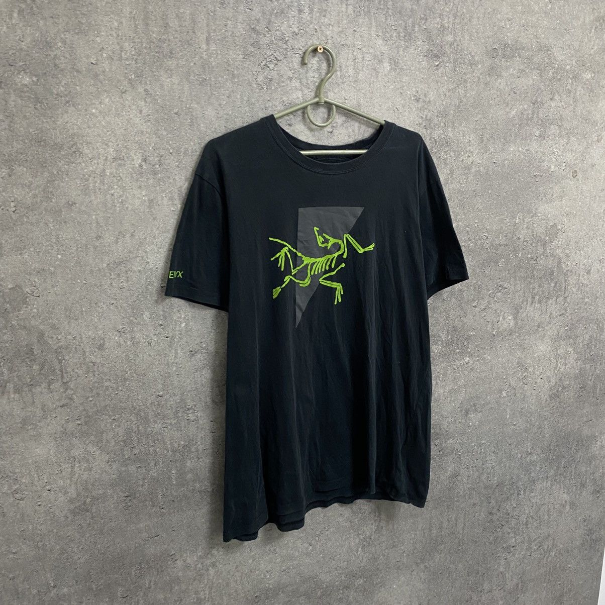 Arc'teryx Vintage Arc’teryx T-Shirt Big Logo Size US M / EU 48-50 / 2 - 3 Thumbnail