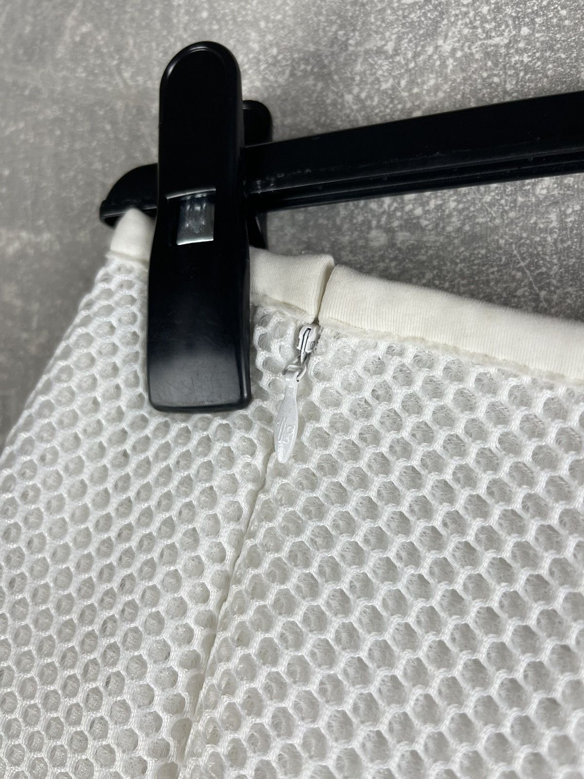 Moncler Moncler Rare White Textured Mesh Flared A Line Skirt Size 30" / US 8 / IT 44 - 9 Thumbnail