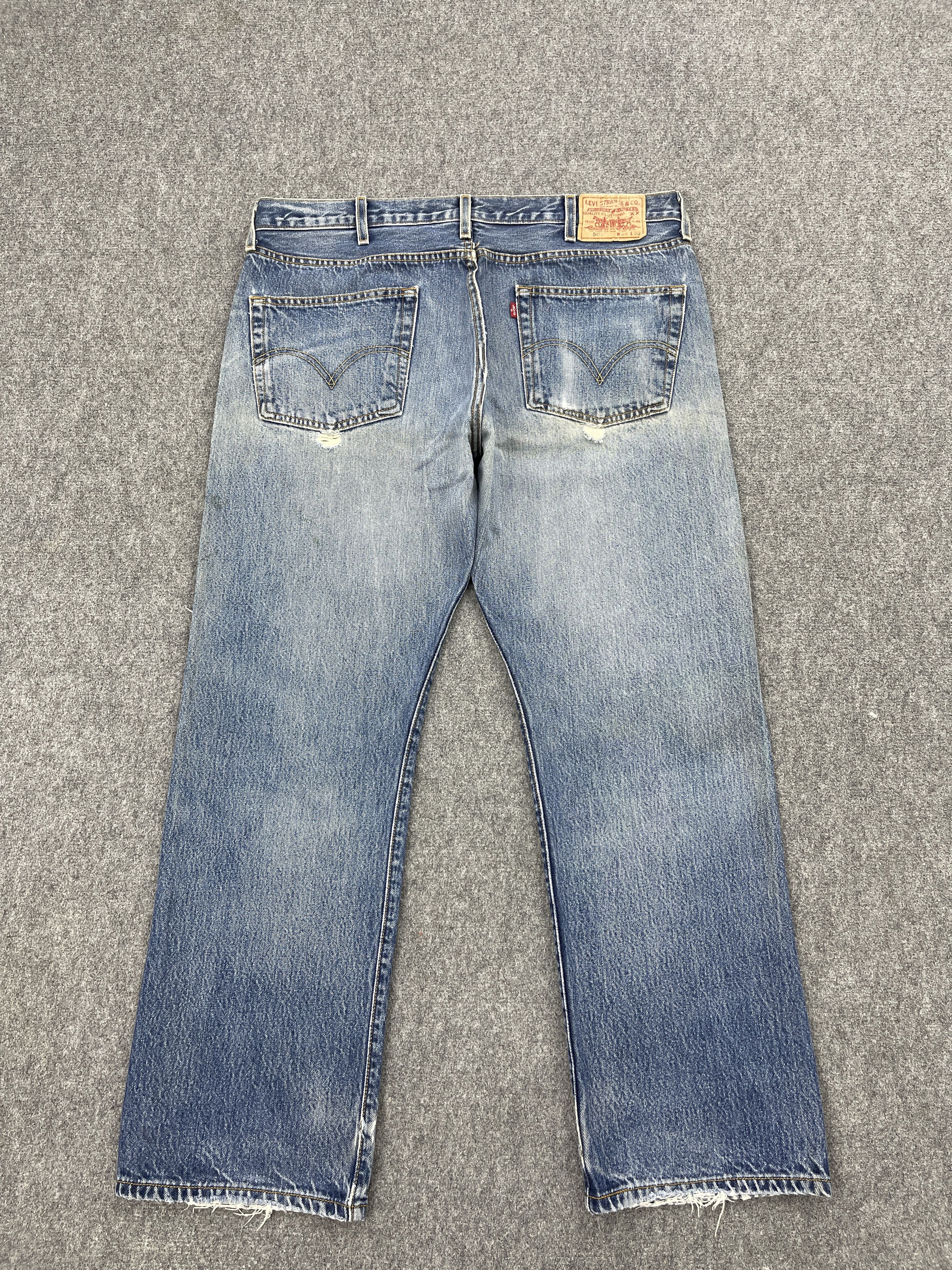 Levi's × Vintage Distressed Vintage 90s Levis 501 Faded Blue Denim Jeans Size US 37 - 3 Thumbnail