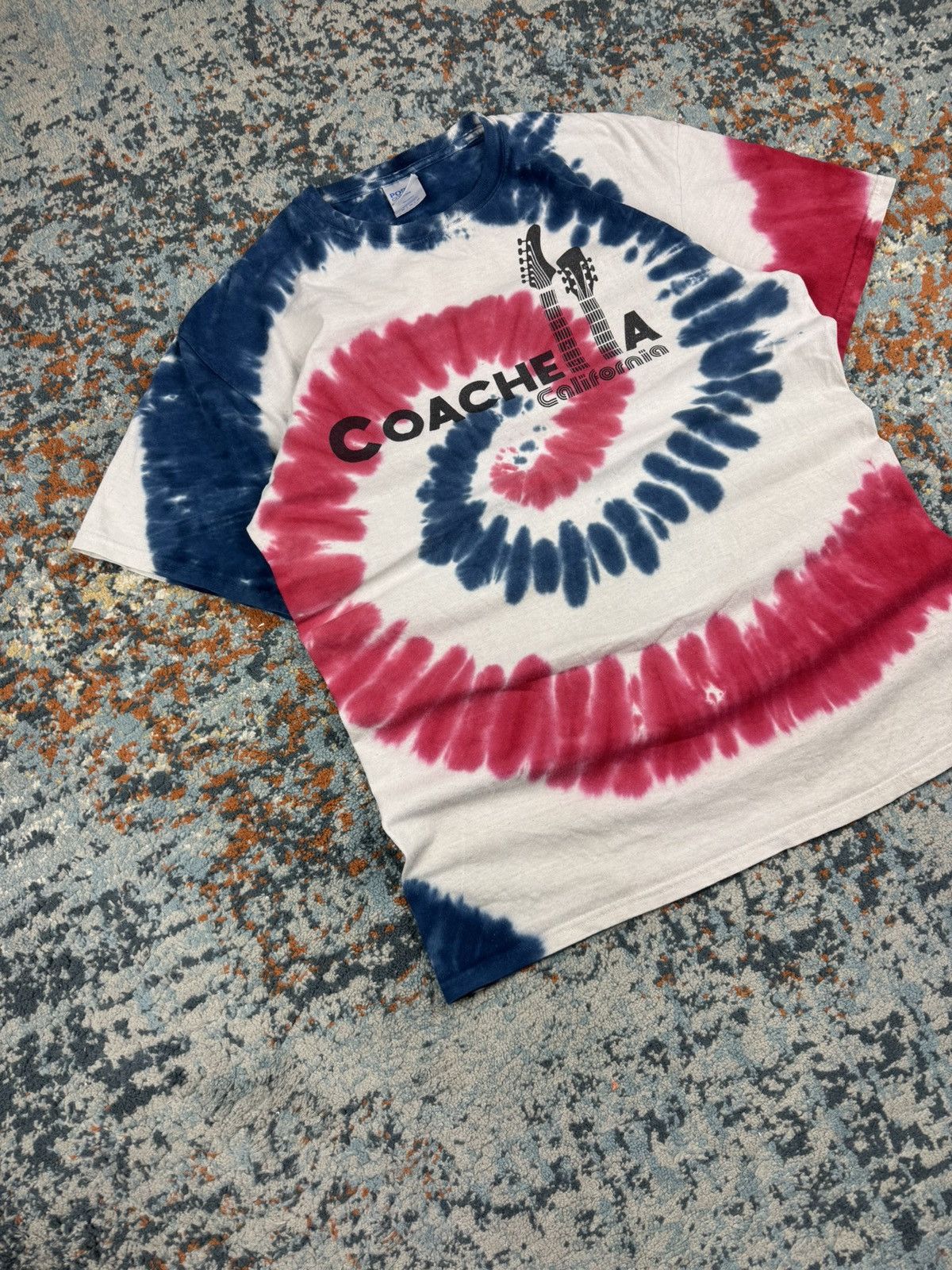 Vintage Vintage Y2K Coachella festival california tie dye swirl tee Size US M / EU 48-50 / 2 - 3 Thumbnail