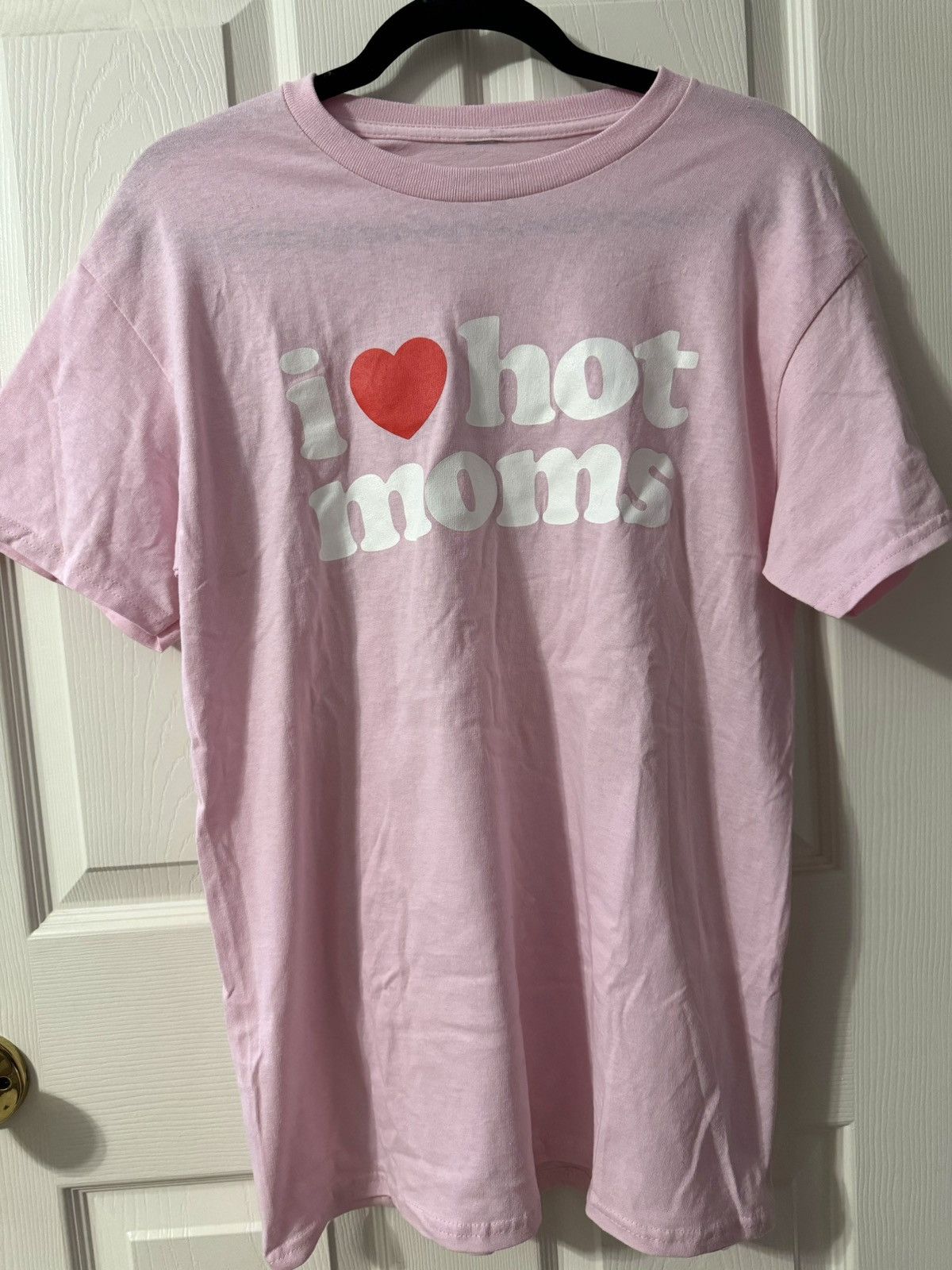 Other Y2K Baby Pink “I Love Hot Moms” T-Shirt Size US M / EU 48-50 / 2 - 1 Thumbnail