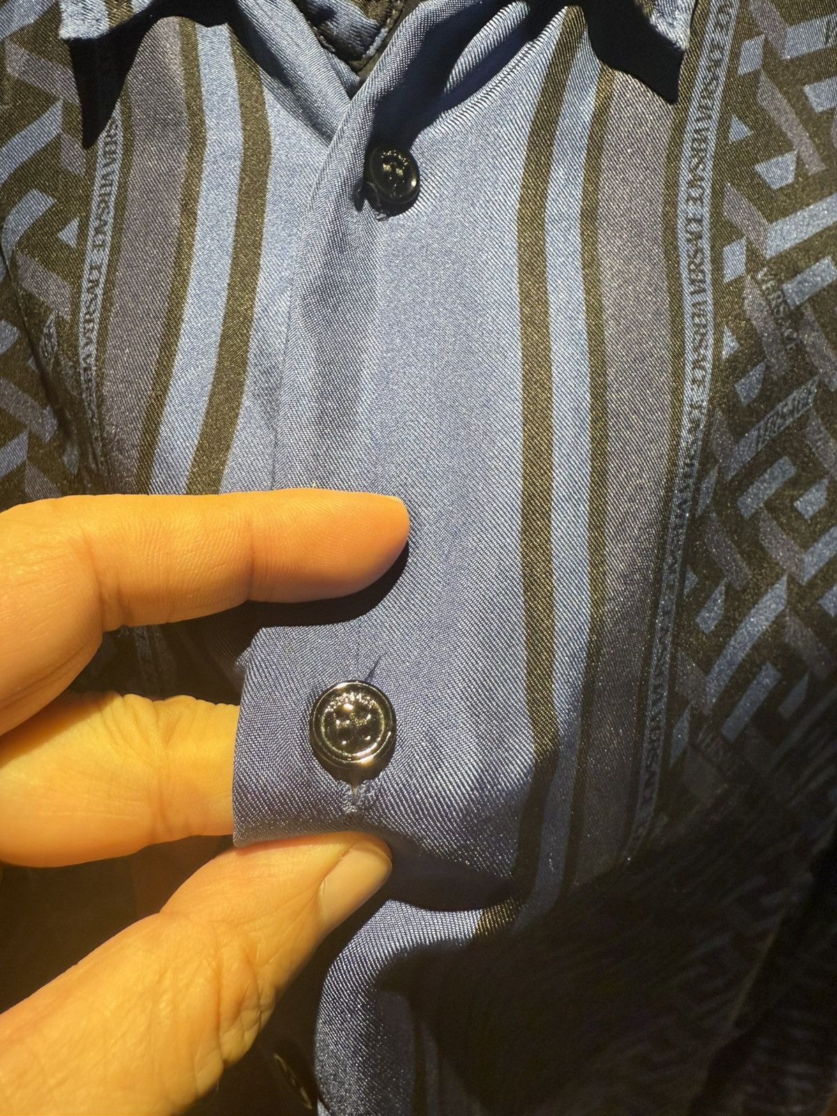 Versace Greca Monogram & Medusa Smile Print Silk Shirt size39 Size US M / EU 48-50 / 2 - 5 Thumbnail