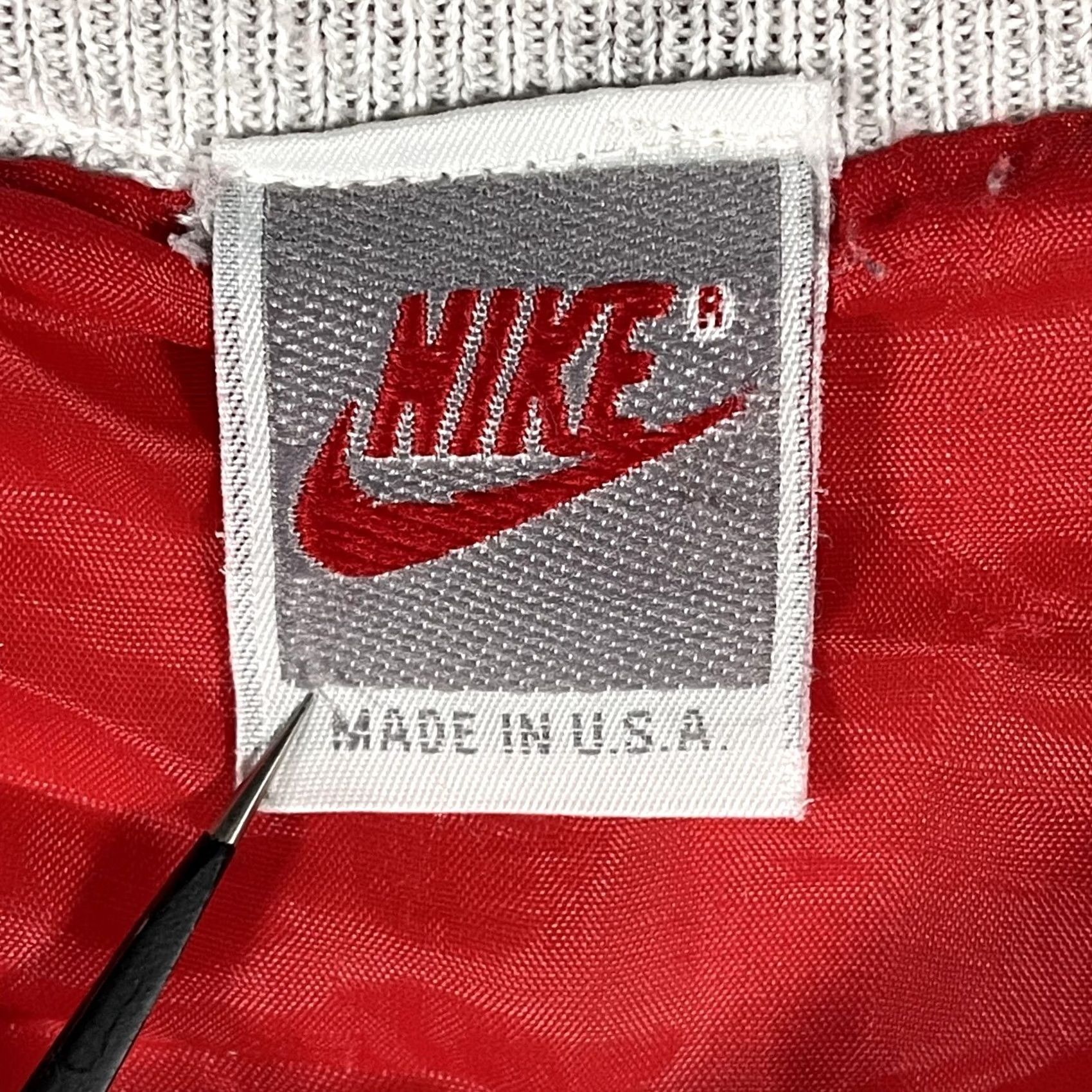 Nike VINTAGE Nike Jacket Mens XL Gray Red Varsity Basketball Swoosh Snap USA 90s Rare Size US XL / EU 56 / 4 - 7 Thumbnail