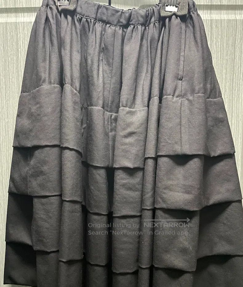 Comme des Garcons Comme Des Garcons size XS Woolen black half skirt with a b Size 24" / US 00 / IT 34 - 1 Thumbnail