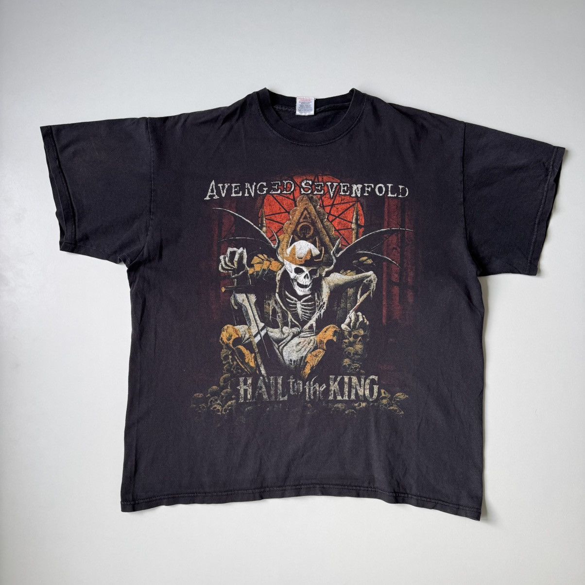 Band Tees Vintage Avenged Sevenfold HAIL TO THE KING Washed Distressed Size US M / EU 48-50 / 2 - 1 Thumbnail